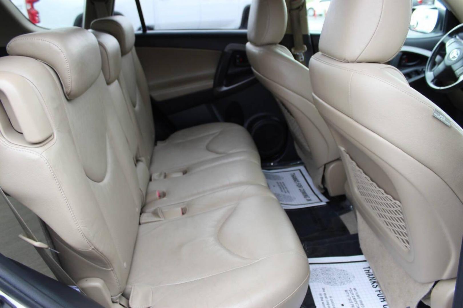 2009 White Toyota RAV4 Limited V6 2WD (JTMZK31V895) with an 3.5L V6 DOHC 24V engine, 5-Speed Automatic Overdrive transmission, located at 4301 NW 39th , Oklahoma City, OK, 73112, (405) 949-5600, 35.512135, -97.598671 - NO DRIVERS LICENCE -NO FULL COVERAGE INSURANCE - NO CREDIT CHECK. COME ON OVER TO SUPERSPORTS, TAKE A LOOK AND TEST DRIVE. PLEASE GIVE US A CALL AT (405) 949-5600. NO LICENCIA DE CONDUCIR - NO SEGURO DE COBERTURA TOTAL - NO VERIFICACION DE CREDITO. VISITENOS EN SUPERSPORTS, MIRE NUESTRO - Photo#11