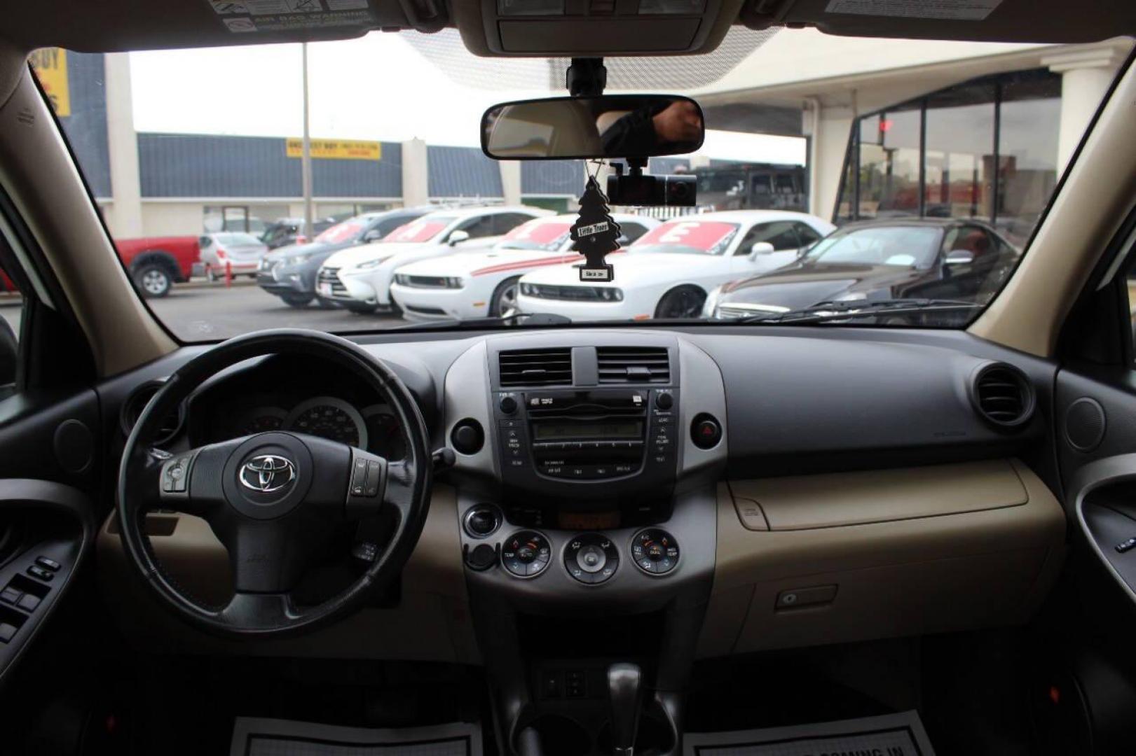 2009 White Toyota RAV4 Limited V6 2WD (JTMZK31V895) with an 3.5L V6 DOHC 24V engine, 5-Speed Automatic Overdrive transmission, located at 4301 NW 39th , Oklahoma City, OK, 73112, (405) 949-5600, 35.512135, -97.598671 - NO DRIVERS LICENCE -NO FULL COVERAGE INSURANCE - NO CREDIT CHECK. COME ON OVER TO SUPERSPORTS, TAKE A LOOK AND TEST DRIVE. PLEASE GIVE US A CALL AT (405) 949-5600. NO LICENCIA DE CONDUCIR - NO SEGURO DE COBERTURA TOTAL - NO VERIFICACION DE CREDITO. VISITENOS EN SUPERSPORTS, MIRE NUESTRO - Photo#19