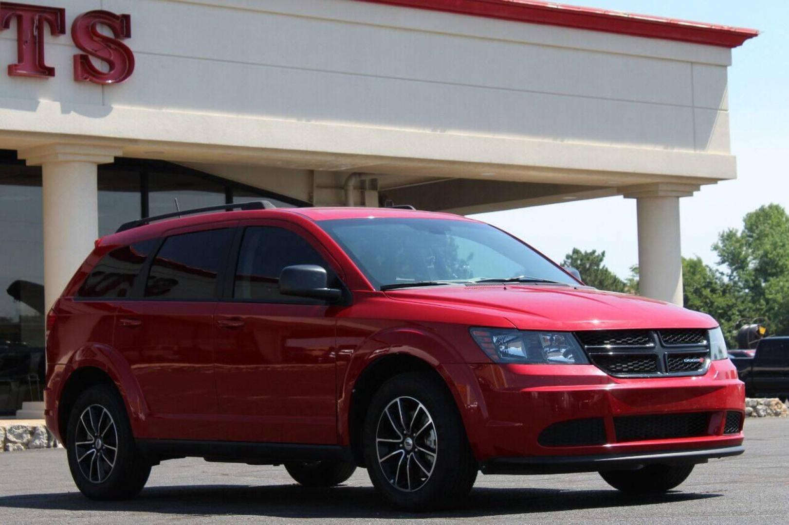 2018 Red Dodge Journey SE (3C4PDCAB3JT) with an 2.4L L4 DOHC 16V engine, 4A transmission, located at 4301 NW 39th , Oklahoma City, OK, 73112, (405) 949-5600, 35.512135, -97.598671 - NO DRIVERS LICENCE NO-FULL COVERAGE INSURANCE-NO CREDIT CHECK. COME ON OVER TO SUPERSPORTS AND TAKE A LOOK AND TEST DRIVE. PLEASE GIVE US A CALL AT (405) 949-5600. NO LICENSIA DE MANEJAR - NO SEGURO DE COBERTURA TOTAL - NO VERIFICACION DE CREDITO. POR FAVOR VENGAN A SUPERSPORTS, ECHE UN - Photo#2
