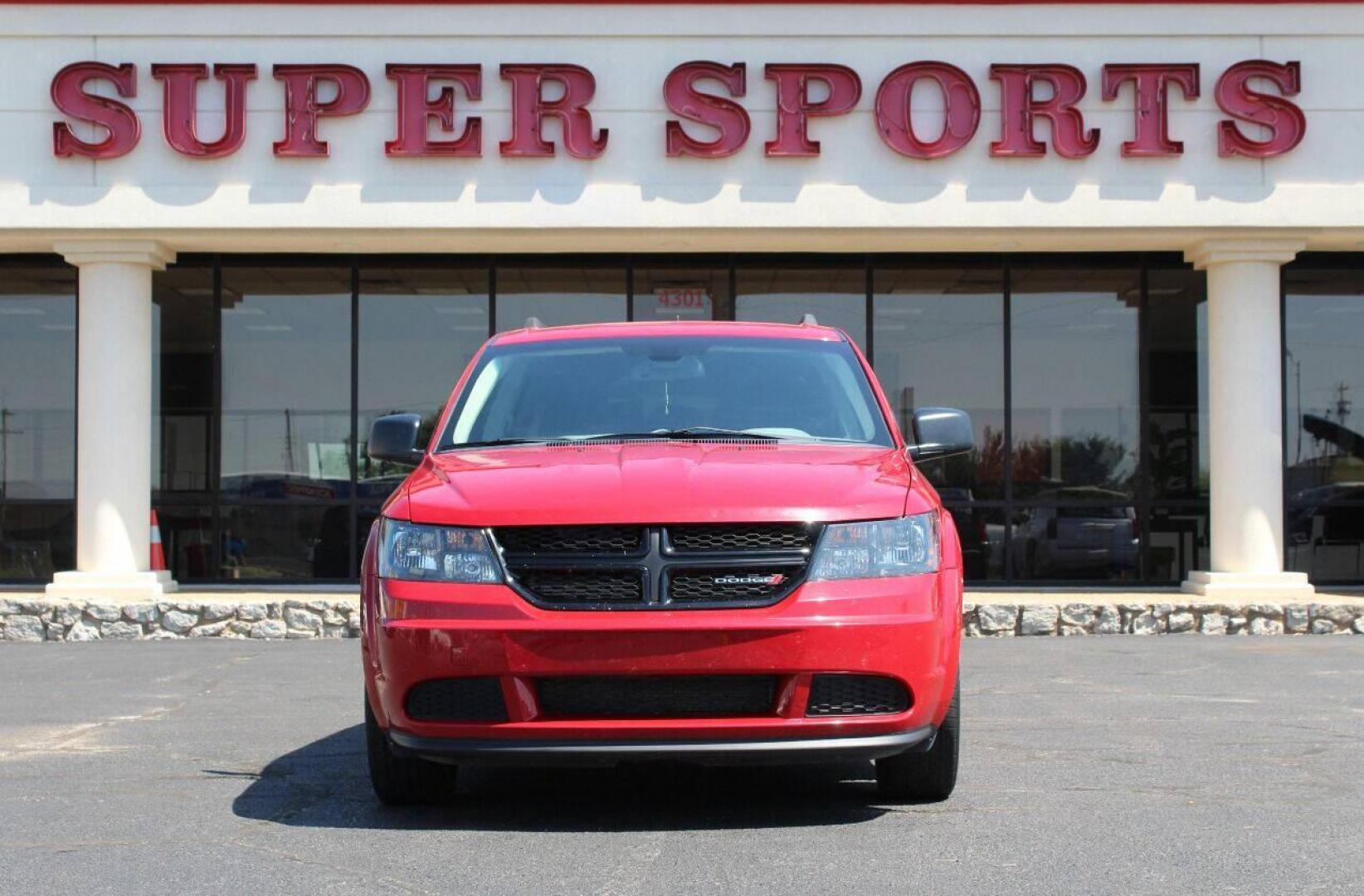 2018 Red Dodge Journey SE (3C4PDCAB3JT) with an 2.4L L4 DOHC 16V engine, 4A transmission, located at 4301 NW 39th , Oklahoma City, OK, 73112, (405) 949-5600, 35.512135, -97.598671 - NO DRIVERS LICENCE NO-FULL COVERAGE INSURANCE-NO CREDIT CHECK. COME ON OVER TO SUPERSPORTS AND TAKE A LOOK AND TEST DRIVE. PLEASE GIVE US A CALL AT (405) 949-5600. NO LICENSIA DE MANEJAR - NO SEGURO DE COBERTURA TOTAL - NO VERIFICACION DE CREDITO. POR FAVOR VENGAN A SUPERSPORTS, ECHE UN - Photo#3