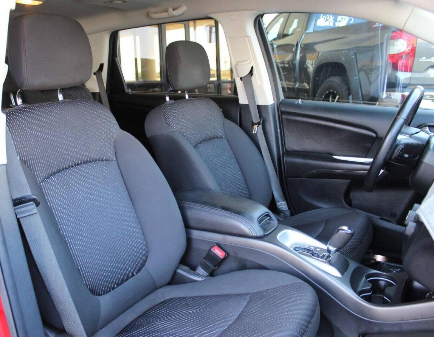 2018 Red Dodge Journey SE (3C4PDCAB3JT) with an 2.4L L4 DOHC 16V engine, 4A transmission, located at 4301 NW 39th , Oklahoma City, OK, 73112, (405) 949-5600, 35.512135, -97.598671 - NO DRIVERS LICENCE -NO FULL COVERAGE INSURANCE - NO CREDIT CHECK. COME ON OVER TO SUPERSPORTS, TAKE A LOOK AND TEST DRIVE. PLEASE GIVE US A CALL AT (405) 949-5600. NO LICENCIA DE CONDUCIR - NO SEGURO DE COBERTURA TOTAL - NO VERIFICACION DE CREDITO. VISITENOS EN SUPERSPORTS, MIRE NUESTRO - Photo#9