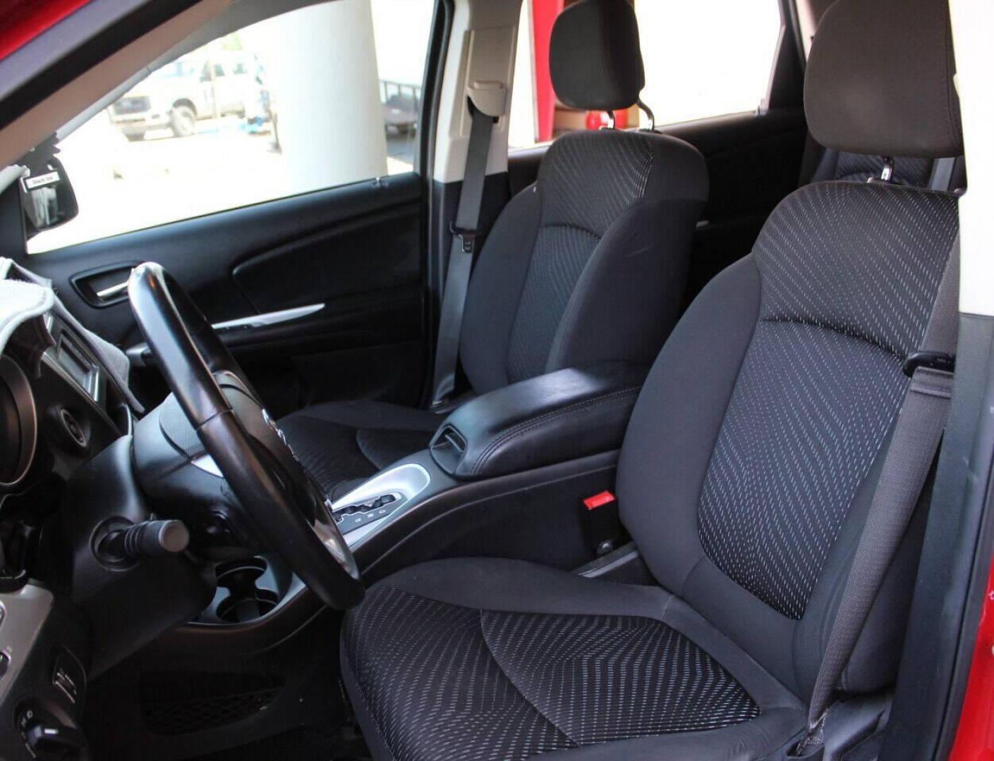 2018 Red Dodge Journey SE (3C4PDCAB3JT) with an 2.4L L4 DOHC 16V engine, 4A transmission, located at 4301 NW 39th , Oklahoma City, OK, 73112, (405) 949-5600, 35.512135, -97.598671 - NO DRIVERS LICENCE -NO FULL COVERAGE INSURANCE - NO CREDIT CHECK. COME ON OVER TO SUPERSPORTS, TAKE A LOOK AND TEST DRIVE. PLEASE GIVE US A CALL AT (405) 949-5600. NO LICENCIA DE CONDUCIR - NO SEGURO DE COBERTURA TOTAL - NO VERIFICACION DE CREDITO. VISITENOS EN SUPERSPORTS, MIRE NUESTRO - Photo#17