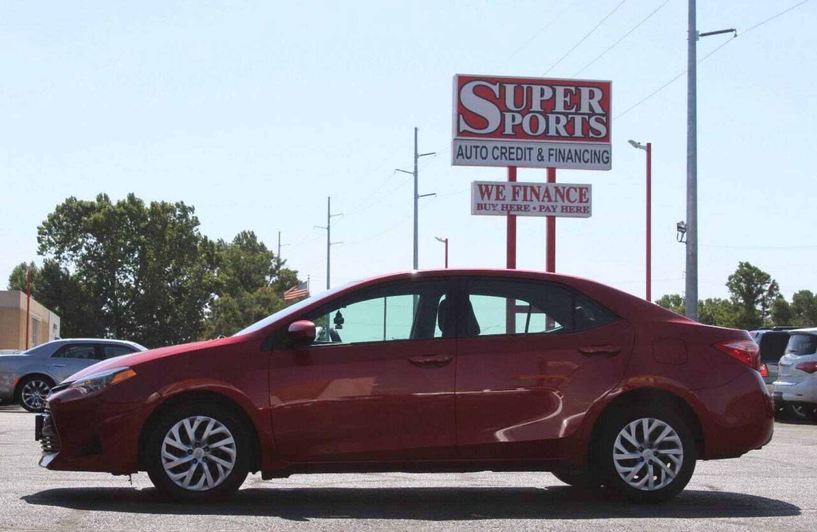 2018 Red Toyota Corolla XLE CVT (2T1BURHE7JC) with an 1.8L L4 DOHC 16V engine, CVT transmission, located at 4301 NW 39th , Oklahoma City, OK, 73112, (405) 949-5600, 35.512135, -97.598671 - NO DRIVERS LICENSE - NO FULL COVERAGE INSURANCE - NO CREDIT CHECK. COME ON OVER TO SUPERSPORTS AND TAKE A LOOK AND TEST DRIVE. PLEASE GIVE US A CALL AT (405) 949-5600. NO LICENCIA DE MANEJAR - NO SEGURO DE COBERTURA TOTAL - NO VERIFICACION DE CREDITO. POR FAVOR VENGAN A SUPERSPORTS, ECH - Photo#7