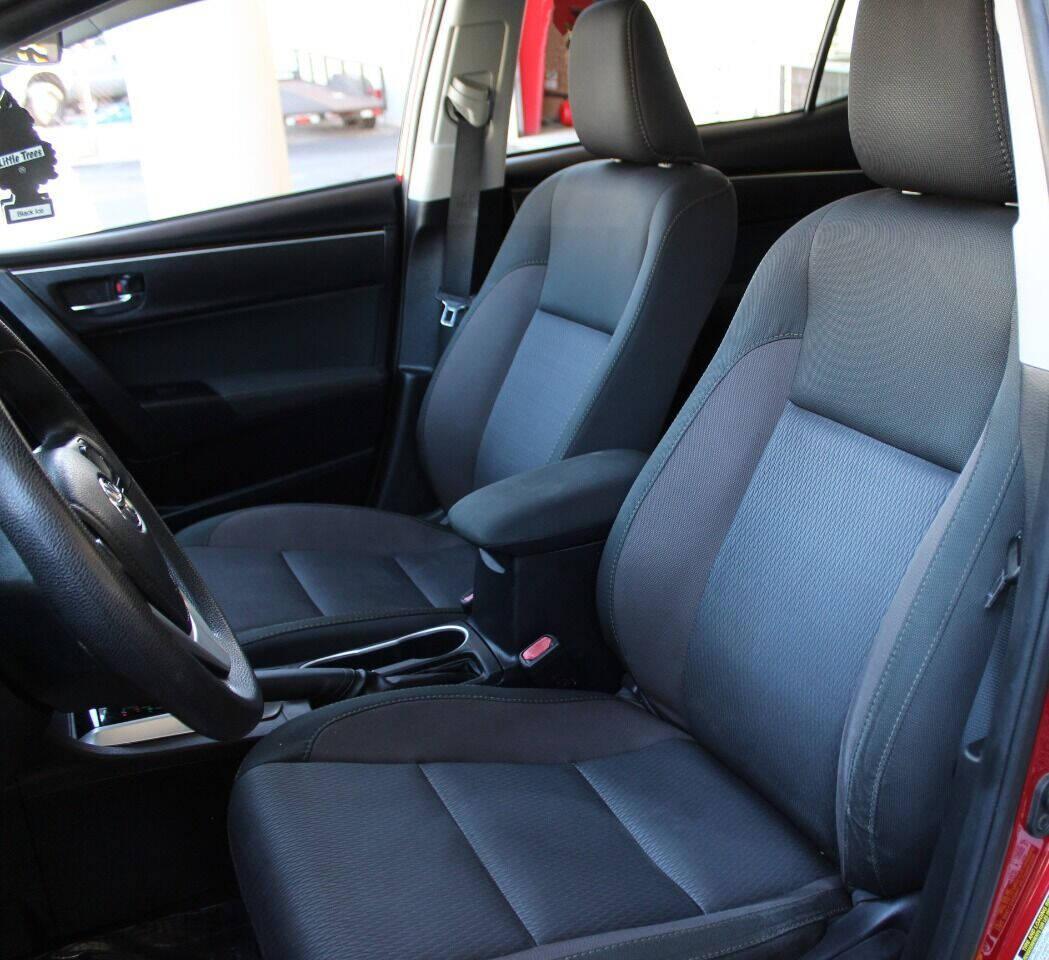 2018 Red Toyota Corolla XLE CVT (2T1BURHE7JC) with an 1.8L L4 DOHC 16V engine, CVT transmission, located at 4301 NW 39th , Oklahoma City, OK, 73112, (405) 949-5600, 35.512135, -97.598671 - NO DRIVERS LICENCE -NO FULL COVERAGE INSURANCE - NO CREDIT CHECK. COME ON OVER TO SUPERSPORTS, TAKE A LOOK AND TEST DRIVE. PLEASE GIVE US A CALL AT (405) 949-5600. NO LICENCIA DE CONDUCIR - NO SEGURO DE COBERTURA TOTAL - NO VERIFICACION DE CREDITO. VISITENOS EN SUPERSPORTS, MIRE NUESTRO - Photo#15