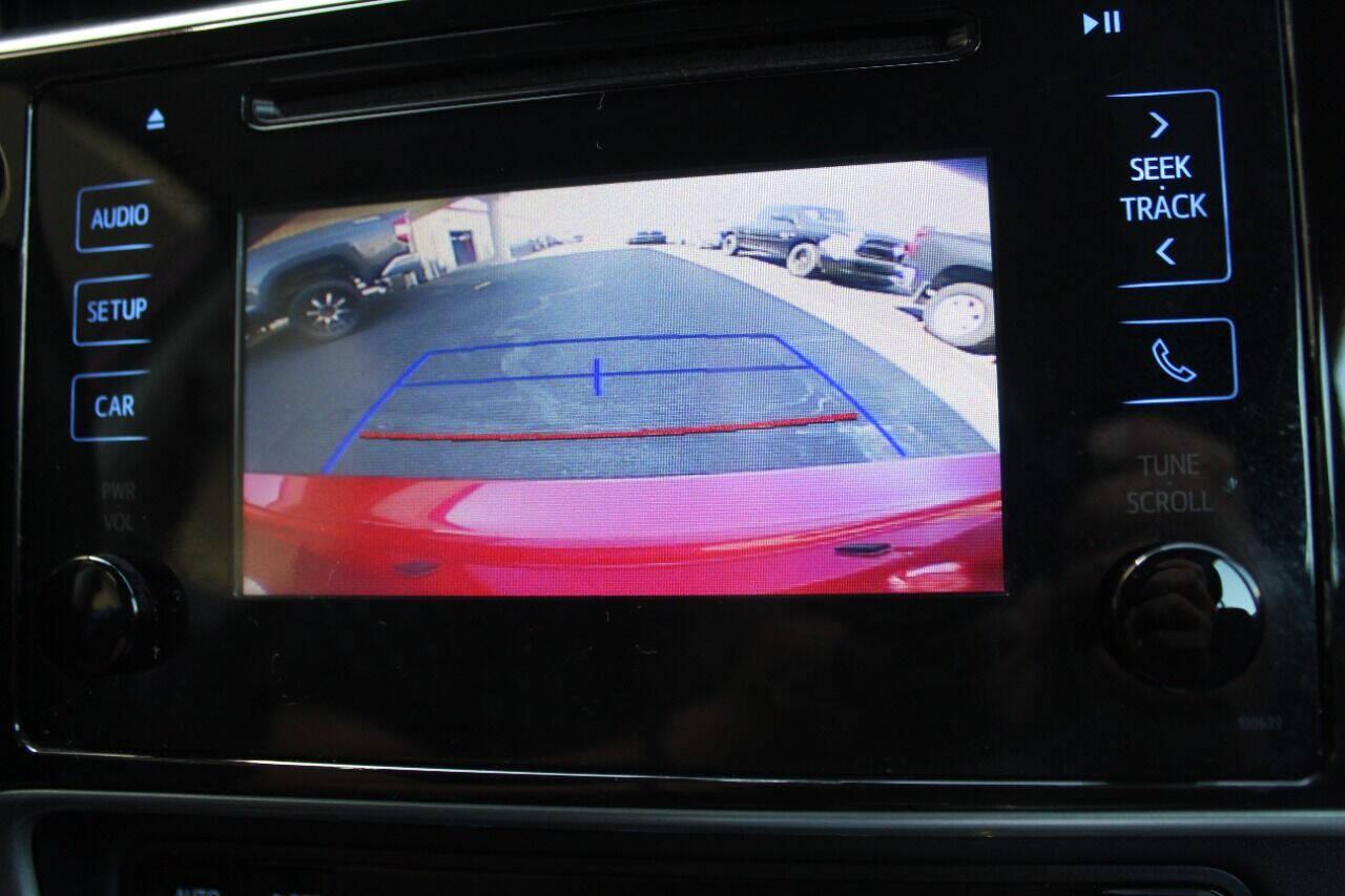 2018 Red Toyota Corolla XLE CVT (2T1BURHE7JC) with an 1.8L L4 DOHC 16V engine, CVT transmission, located at 4301 NW 39th , Oklahoma City, OK, 73112, (405) 949-5600, 35.512135, -97.598671 - NO DRIVERS LICENCE -NO FULL COVERAGE INSURANCE - NO CREDIT CHECK. COME ON OVER TO SUPERSPORTS, TAKE A LOOK AND TEST DRIVE. PLEASE GIVE US A CALL AT (405) 949-5600. NO LICENCIA DE CONDUCIR - NO SEGURO DE COBERTURA TOTAL - NO VERIFICACION DE CREDITO. VISITENOS EN SUPERSPORTS, MIRE NUESTRO - Photo#17