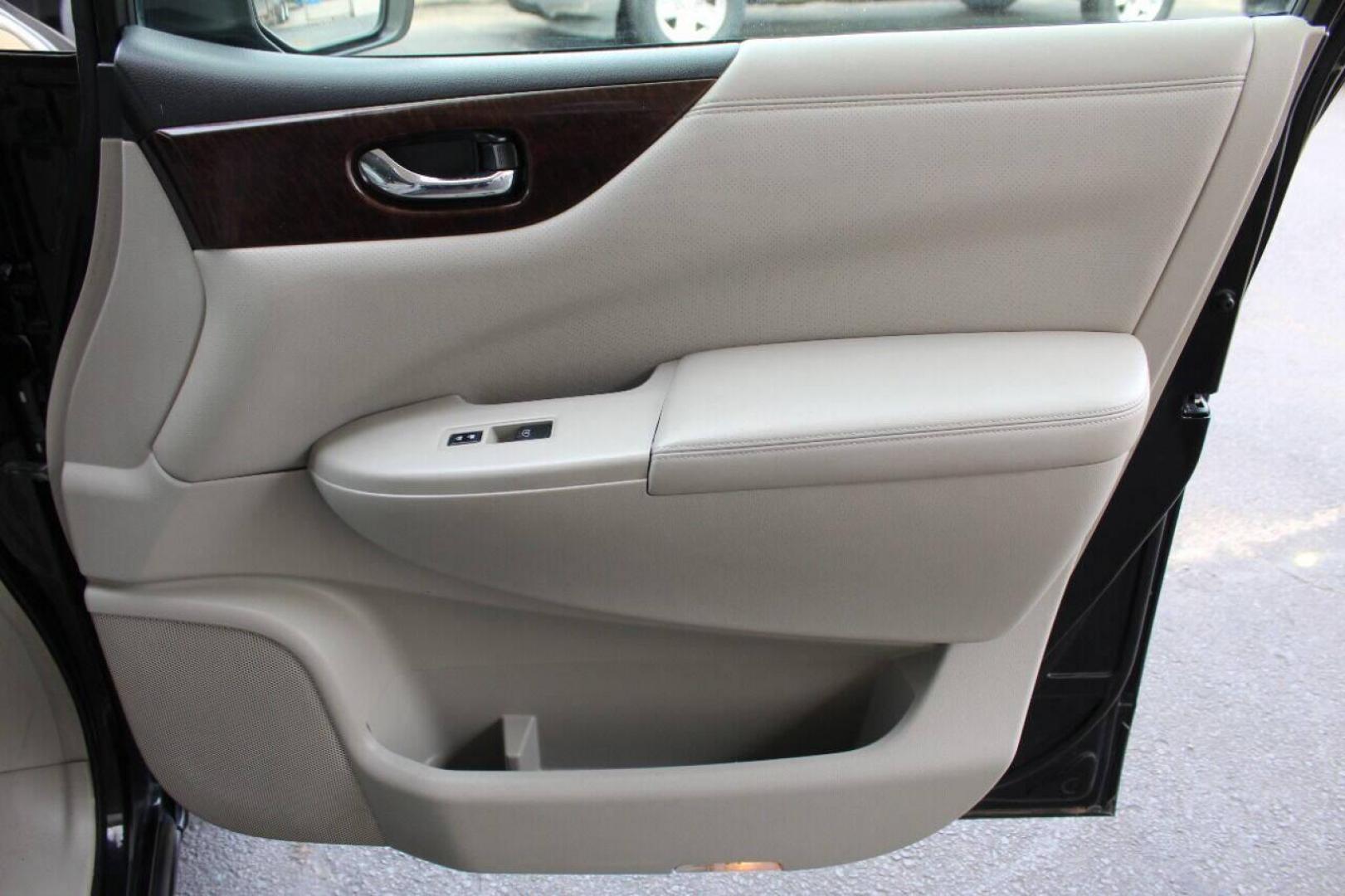 2012 Black Nissan Quest 3.5 S (JN8AE2KP4C9) with an 3.5L V6 DOHC 24V engine, Continuously Variable Transmission transmission, located at 4301 NW 39th , Oklahoma City, OK, 73112, (405) 949-5600, 35.512135, -97.598671 - NO DRIVERS LICENCE NO-FULL COVERAGE INSURANCE-NO CREDIT CHECK. COME ON OVER TO SUPERSPORTS AND TAKE A LOOK AND TEST DRIVE. PLEASE GIVE US A CALL AT (405) 949-5600. NO LICENSIA DE MANEJAR- NO SEGURO DE COBERTURA TOTAL- NO VERIFICACCION DE CREDITO. POR FAVOR VENGAN A SUPERSPORTS, ECHE UN - Photo#29