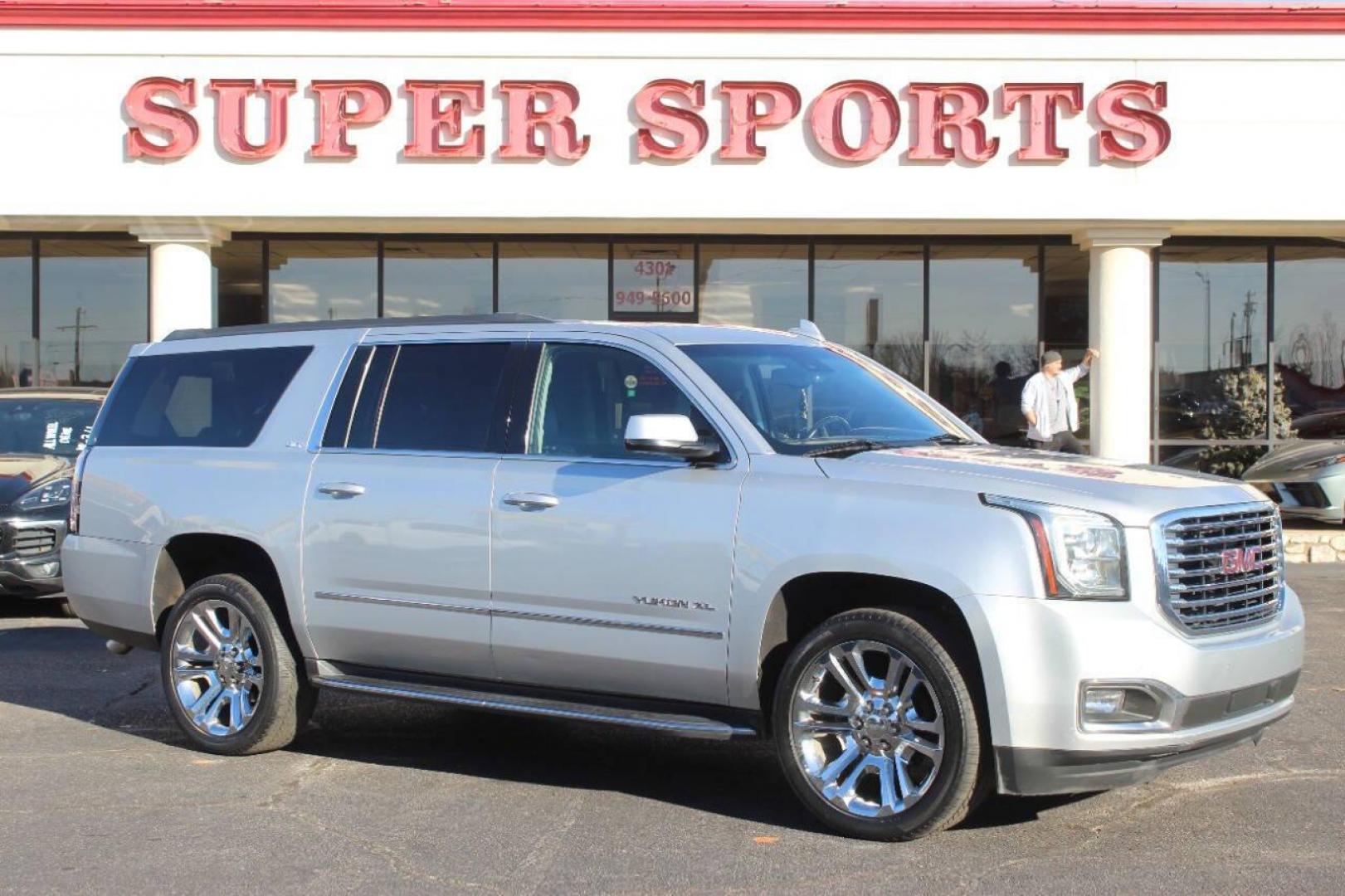 2020 Silver GMC Yukon XL SLT 2WD (1GKS1GKC7LR) with an 5.3L V8 OHV 16V engine, 6A transmission, located at 4301 NW 39th , Oklahoma City, OK, 73112, (405) 949-5600, 35.512135, -97.598671 - NO DRIVERS LICENCE NO-FULL COVERAGE INSURANCE-NO CREDIT CHECK. COME ON OVER TO SUPERSPORTS AND TAKE A LOOK AND TEST DRIVE. PLEASE GIVE US A CALL AT (405) 949-5600. NO LICENSIA DE MANEJAR- NO SEGURO DE COBERTURA TOTAL- NO VERIFICACCION DE CREDITO. POR FAVOR VENGAN A SUPERSPORTS, ECHE UN - Photo#2