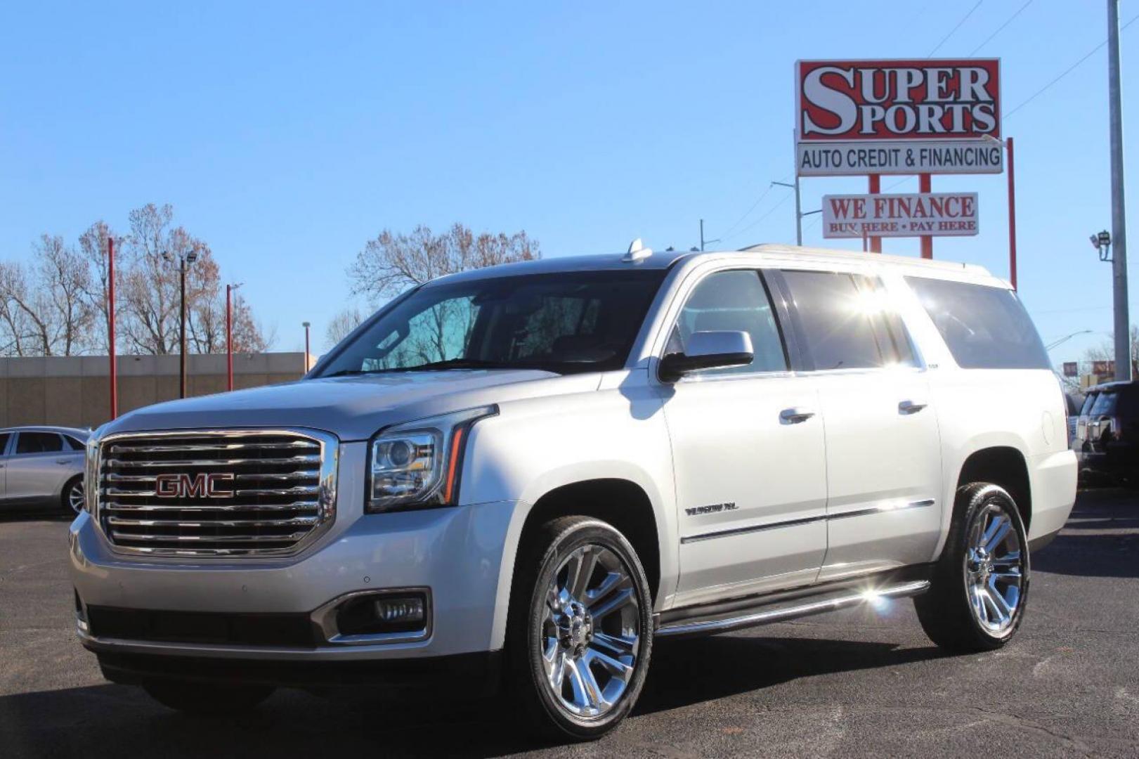 2020 Silver GMC Yukon XL SLT 2WD (1GKS1GKC7LR) with an 5.3L V8 OHV 16V engine, 6A transmission, located at 4301 NW 39th , Oklahoma City, OK, 73112, (405) 949-5600, 35.512135, -97.598671 - NO DRIVERS LICENCE NO-FULL COVERAGE INSURANCE-NO CREDIT CHECK. COME ON OVER TO SUPERSPORTS AND TAKE A LOOK AND TEST DRIVE. PLEASE GIVE US A CALL AT (405) 949-5600. NO LICENSIA DE MANEJAR- NO SEGURO DE COBERTURA TOTAL- NO VERIFICACCION DE CREDITO. POR FAVOR VENGAN A SUPERSPORTS, ECHE UN - Photo#7