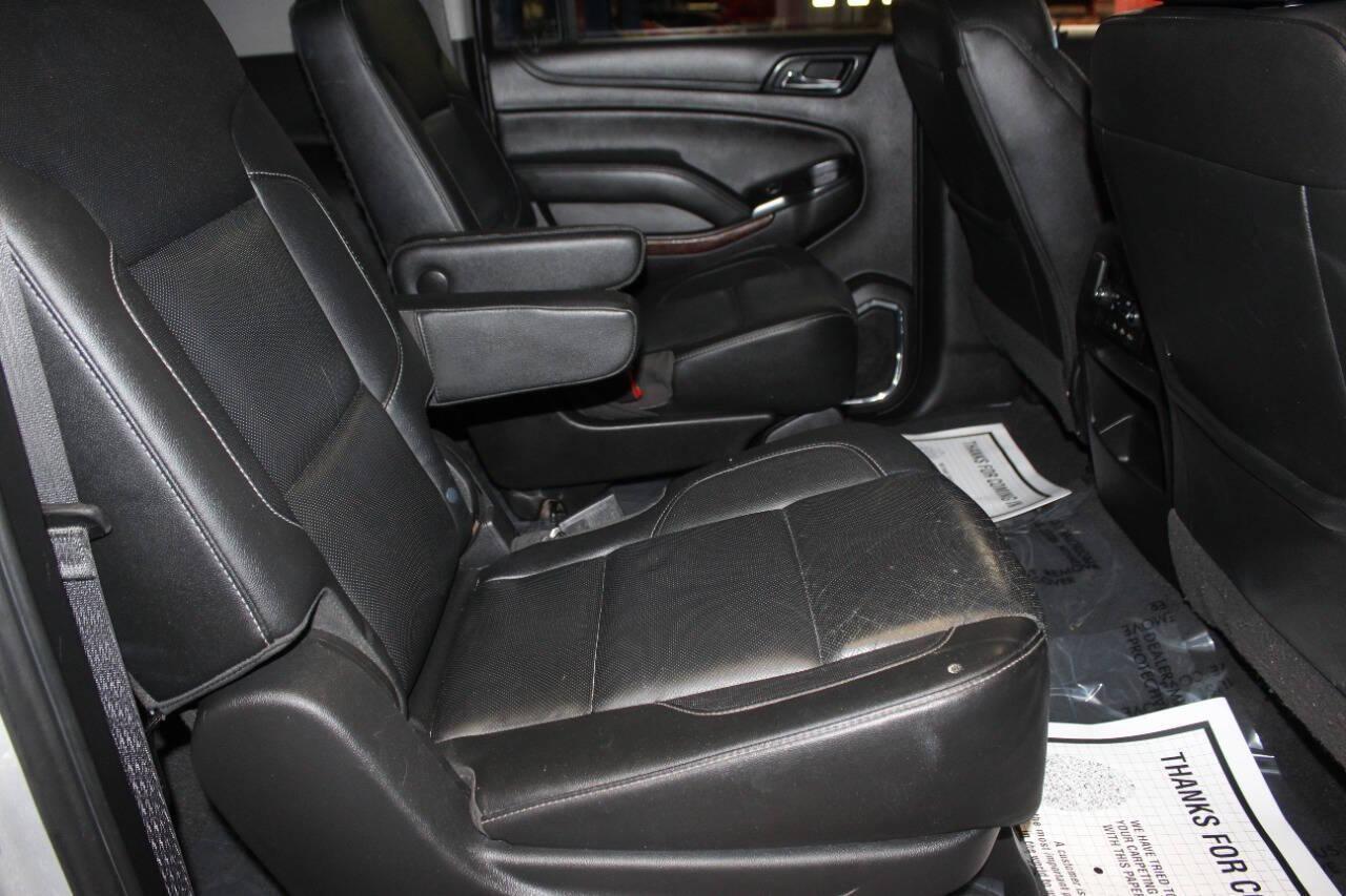 2020 Silver GMC Yukon XL SLT 2WD (1GKS1GKC7LR) with an 5.3L V8 OHV 16V engine, 6A transmission, located at 4301 NW 39th , Oklahoma City, OK, 73112, (405) 949-5600, 35.512135, -97.598671 - NO DRIVERS LICENCE -NO FULL COVERAGE INSURANCE - NO CREDIT CHECK. COME ON OVER TO SUPERSPORTS, TAKE A LOOK AND TEST DRIVE. PLEASE GIVE US A CALL AT (405) 949-5600. NO LICENCIA DE CONDUCIR - NO SEGURO DE COBERTURA TOTAL - NO VERIFICACION DE CREDITO. VISITENOS EN SUPERSPORTS, MIRE NUESTRO - Photo#10