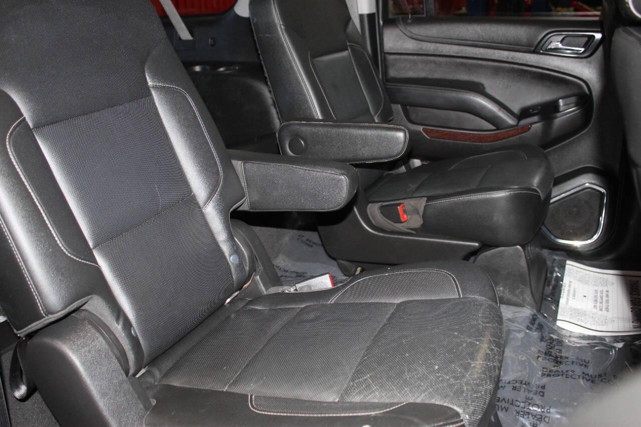 2020 Silver GMC Yukon XL SLT 2WD (1GKS1GKC7LR) with an 5.3L V8 OHV 16V engine, 6A transmission, located at 4301 NW 39th , Oklahoma City, OK, 73112, (405) 949-5600, 35.512135, -97.598671 - NO DRIVERS LICENCE -NO FULL COVERAGE INSURANCE - NO CREDIT CHECK. COME ON OVER TO SUPERSPORTS, TAKE A LOOK AND TEST DRIVE. PLEASE GIVE US A CALL AT (405) 949-5600. NO LICENCIA DE CONDUCIR - NO SEGURO DE COBERTURA TOTAL - NO VERIFICACION DE CREDITO. VISITENOS EN SUPERSPORTS, MIRE NUESTRO - Photo#12