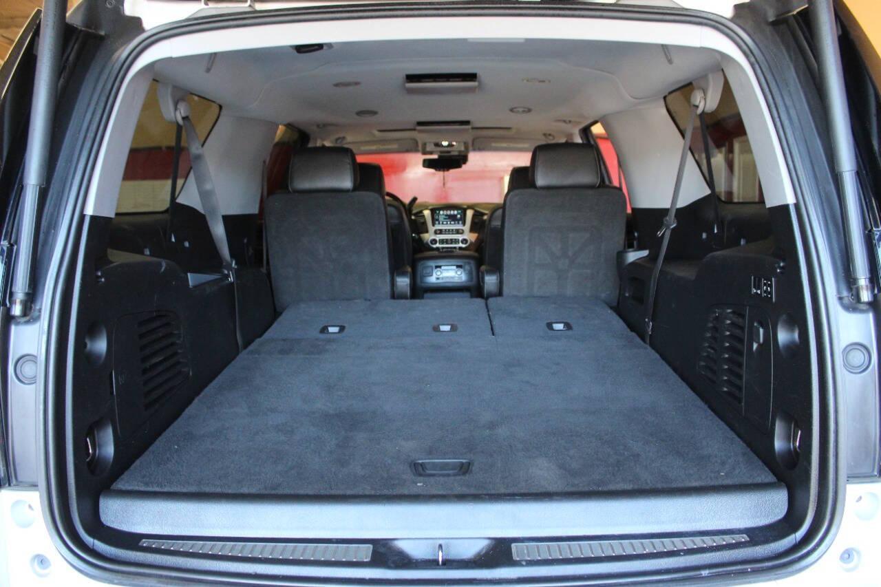 2020 Silver GMC Yukon XL SLT 2WD (1GKS1GKC7LR) with an 5.3L V8 OHV 16V engine, 6A transmission, located at 4301 NW 39th , Oklahoma City, OK, 73112, (405) 949-5600, 35.512135, -97.598671 - NO DRIVERS LICENCE -NO FULL COVERAGE INSURANCE - NO CREDIT CHECK. COME ON OVER TO SUPERSPORTS, TAKE A LOOK AND TEST DRIVE. PLEASE GIVE US A CALL AT (405) 949-5600. NO LICENCIA DE CONDUCIR - NO SEGURO DE COBERTURA TOTAL - NO VERIFICACION DE CREDITO. VISITENOS EN SUPERSPORTS, MIRE NUESTRO - Photo#15