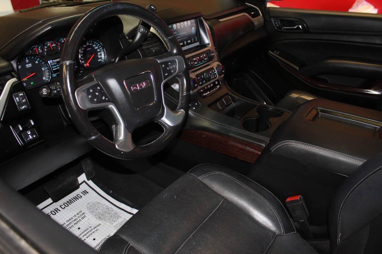 2020 Silver GMC Yukon XL SLT 2WD (1GKS1GKC7LR) with an 5.3L V8 OHV 16V engine, 6A transmission, located at 4301 NW 39th , Oklahoma City, OK, 73112, (405) 949-5600, 35.512135, -97.598671 - NO DRIVERS LICENCE -NO FULL COVERAGE INSURANCE - NO CREDIT CHECK. COME ON OVER TO SUPERSPORTS, TAKE A LOOK AND TEST DRIVE. PLEASE GIVE US A CALL AT (405) 949-5600. NO LICENCIA DE CONDUCIR - NO SEGURO DE COBERTURA TOTAL - NO VERIFICACION DE CREDITO. VISITENOS EN SUPERSPORTS, MIRE NUESTRO - Photo#19