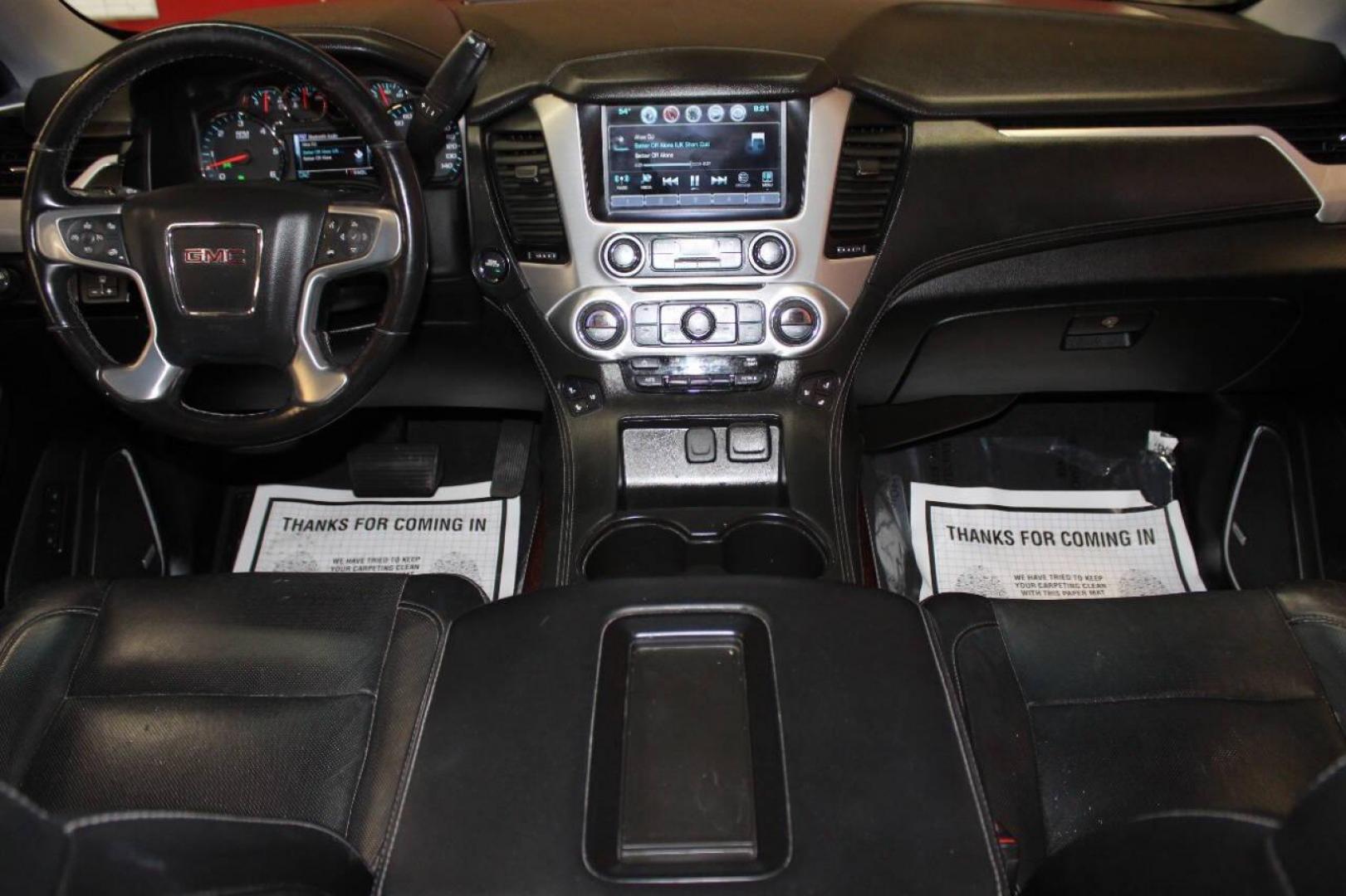 2020 Silver GMC Yukon XL SLT 2WD (1GKS1GKC7LR) with an 5.3L V8 OHV 16V engine, 6A transmission, located at 4301 NW 39th , Oklahoma City, OK, 73112, (405) 949-5600, 35.512135, -97.598671 - NO DRIVERS LICENCE NO-FULL COVERAGE INSURANCE-NO CREDIT CHECK. COME ON OVER TO SUPERSPORTS AND TAKE A LOOK AND TEST DRIVE. PLEASE GIVE US A CALL AT (405) 949-5600. NO LICENSIA DE MANEJAR- NO SEGURO DE COBERTURA TOTAL- NO VERIFICACCION DE CREDITO. POR FAVOR VENGAN A SUPERSPORTS, ECHE UN - Photo#22