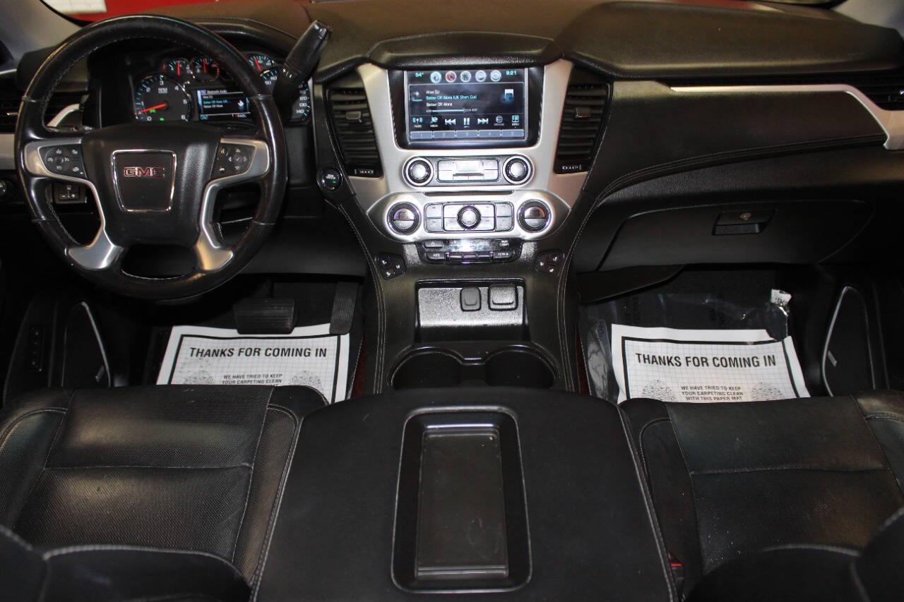 2020 Silver GMC Yukon XL SLT 2WD (1GKS1GKC7LR) with an 5.3L V8 OHV 16V engine, 6A transmission, located at 4301 NW 39th , Oklahoma City, OK, 73112, (405) 949-5600, 35.512135, -97.598671 - NO DRIVERS LICENCE -NO FULL COVERAGE INSURANCE - NO CREDIT CHECK. COME ON OVER TO SUPERSPORTS, TAKE A LOOK AND TEST DRIVE. PLEASE GIVE US A CALL AT (405) 949-5600. NO LICENCIA DE CONDUCIR - NO SEGURO DE COBERTURA TOTAL - NO VERIFICACION DE CREDITO. VISITENOS EN SUPERSPORTS, MIRE NUESTRO - Photo#21