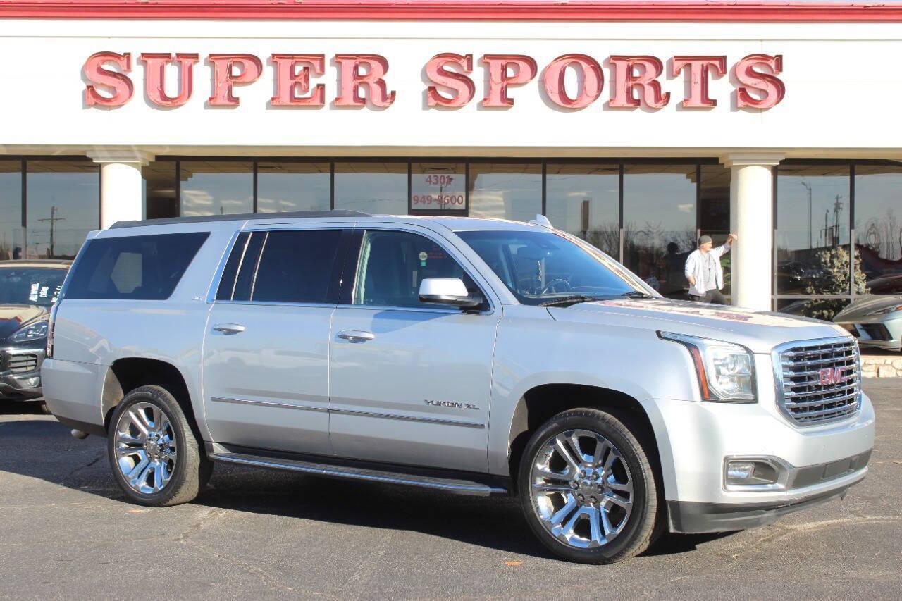 2020 Silver GMC Yukon XL SLT 2WD (1GKS1GKC7LR) with an 5.3L V8 OHV 16V engine, 6A transmission, located at 4301 NW 39th , Oklahoma City, OK, 73112, (405) 949-5600, 35.512135, -97.598671 - NO DRIVERS LICENCE -NO FULL COVERAGE INSURANCE - NO CREDIT CHECK. COME ON OVER TO SUPERSPORTS, TAKE A LOOK AND TEST DRIVE. PLEASE GIVE US A CALL AT (405) 949-5600. NO LICENCIA DE CONDUCIR - NO SEGURO DE COBERTURA TOTAL - NO VERIFICACION DE CREDITO. VISITENOS EN SUPERSPORTS, MIRE NUESTRO - Photo#0