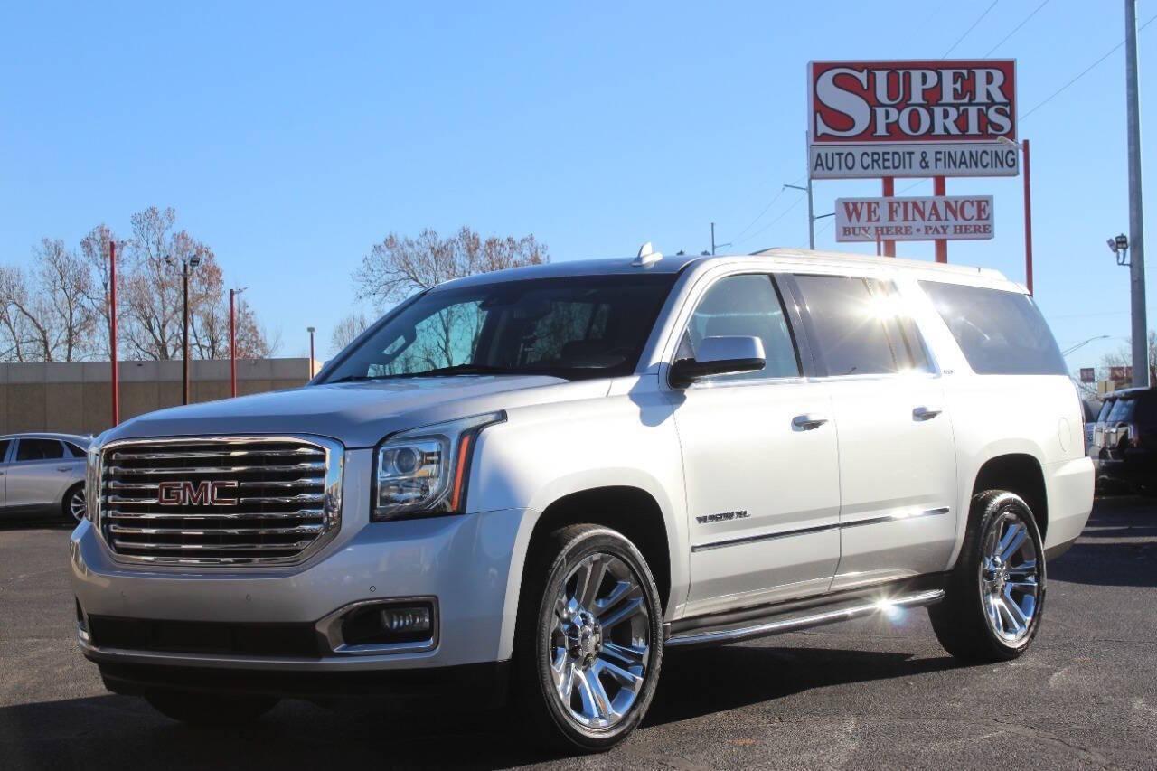 2020 Silver GMC Yukon XL SLT 2WD (1GKS1GKC7LR) with an 5.3L V8 OHV 16V engine, 6A transmission, located at 4301 NW 39th , Oklahoma City, OK, 73112, (405) 949-5600, 35.512135, -97.598671 - NO DRIVERS LICENCE -NO FULL COVERAGE INSURANCE - NO CREDIT CHECK. COME ON OVER TO SUPERSPORTS, TAKE A LOOK AND TEST DRIVE. PLEASE GIVE US A CALL AT (405) 949-5600. NO LICENCIA DE CONDUCIR - NO SEGURO DE COBERTURA TOTAL - NO VERIFICACION DE CREDITO. VISITENOS EN SUPERSPORTS, MIRE NUESTRO - Photo#6