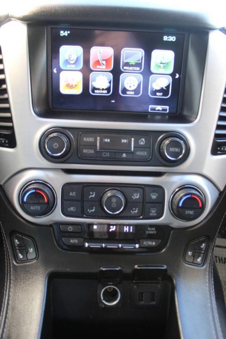2020 Silver GMC Yukon XL SLT 2WD (1GKS1GKC7LR) with an 5.3L V8 OHV 16V engine, 6A transmission, located at 4301 NW 39th , Oklahoma City, OK, 73112, (405) 949-5600, 35.512135, -97.598671 - NO DRIVERS LICENCE NO-FULL COVERAGE INSURANCE-NO CREDIT CHECK. COME ON OVER TO SUPERSPORTS AND TAKE A LOOK AND TEST DRIVE. PLEASE GIVE US A CALL AT (405) 949-5600. NO LICENSIA DE MANEJAR- NO SEGURO DE COBERTURA TOTAL- NO VERIFICACCION DE CREDITO. POR FAVOR VENGAN A SUPERSPORTS, ECHE UN - Photo#27