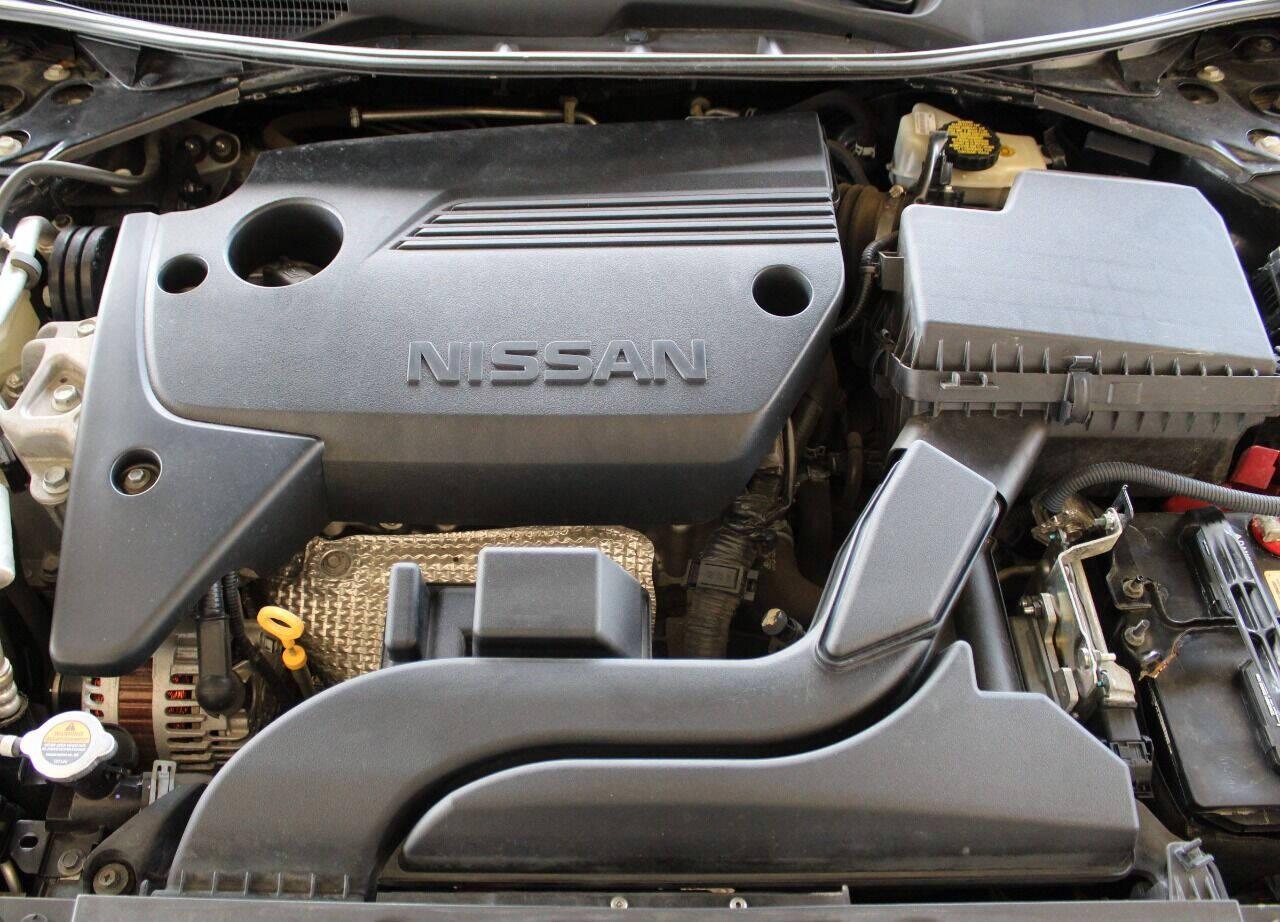 2017 Black Nissan Altima 2.5 S (1N4AL3AP9HC) with an 2.5L L4 DOHC 16V engine, CVT transmission, located at 4301 NW 39th , Oklahoma City, OK, 73112, (405) 949-5600, 35.512135, -97.598671 - Photo#7
