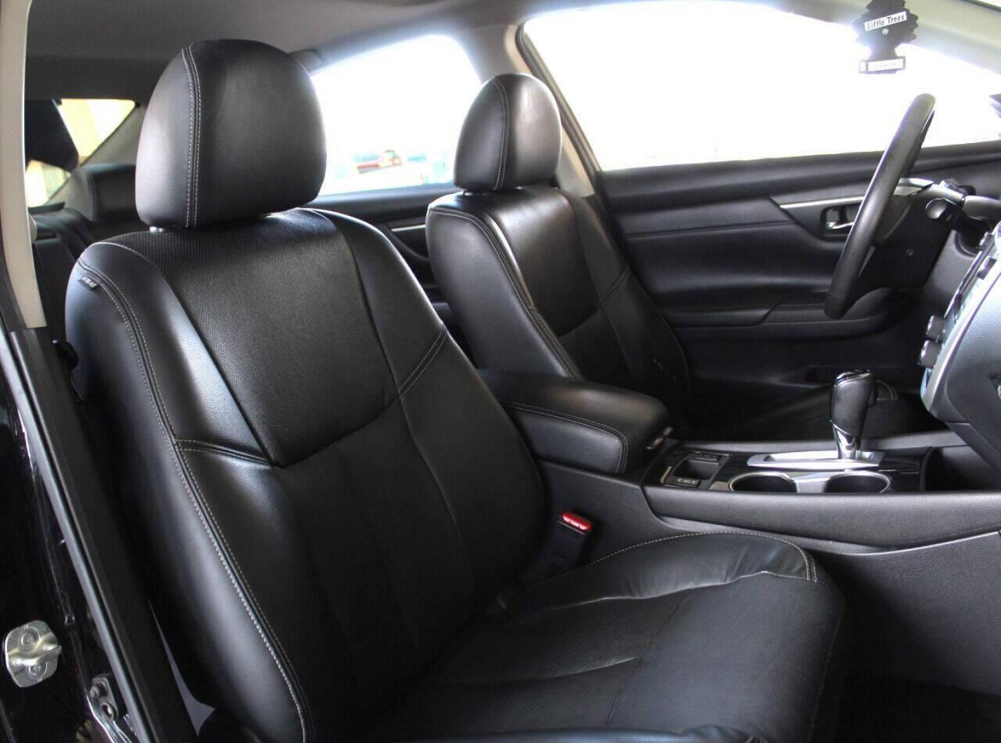 2017 Black Nissan Altima 2.5 S (1N4AL3AP9HC) with an 2.5L L4 DOHC 16V engine, CVT transmission, located at 4301 NW 39th , Oklahoma City, OK, 73112, (405) 949-5600, 35.512135, -97.598671 - 4 new tiers. NO DRIVERS LICENCE -NO FULL COVERAGE INSURANCE - NO CREDIT CHECK. COME ON OVER TO SUPERSPORTS, TAKE A LOOK AND TEST DRIVE. PLEASE GIVE US A CALL AT (405) 949-5600. NO LICENCIA DE CONDUCIR - NO SEGURO DE COBERTURA TOTAL - NO VERIFICACION DE CREDITO. VISITENOS EN SUPERS - Photo#9