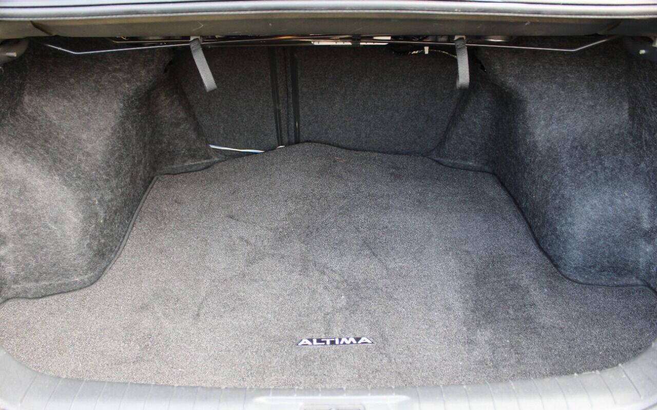 2017 Black Nissan Altima 2.5 S (1N4AL3AP9HC) with an 2.5L L4 DOHC 16V engine, CVT transmission, located at 4301 NW 39th , Oklahoma City, OK, 73112, (405) 949-5600, 35.512135, -97.598671 - Photo#12