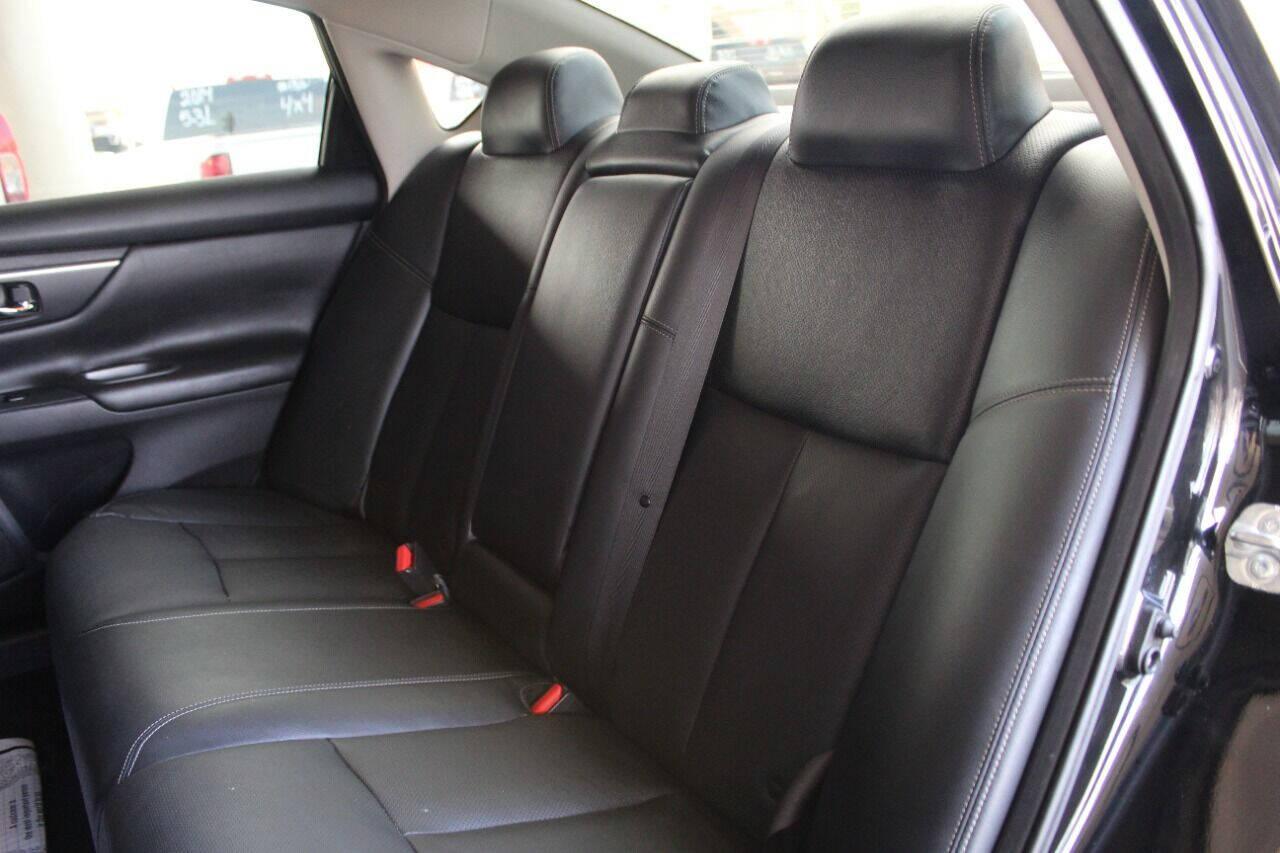 2017 Black Nissan Altima 2.5 S (1N4AL3AP9HC) with an 2.5L L4 DOHC 16V engine, CVT transmission, located at 4301 NW 39th , Oklahoma City, OK, 73112, (405) 949-5600, 35.512135, -97.598671 - Photo#14