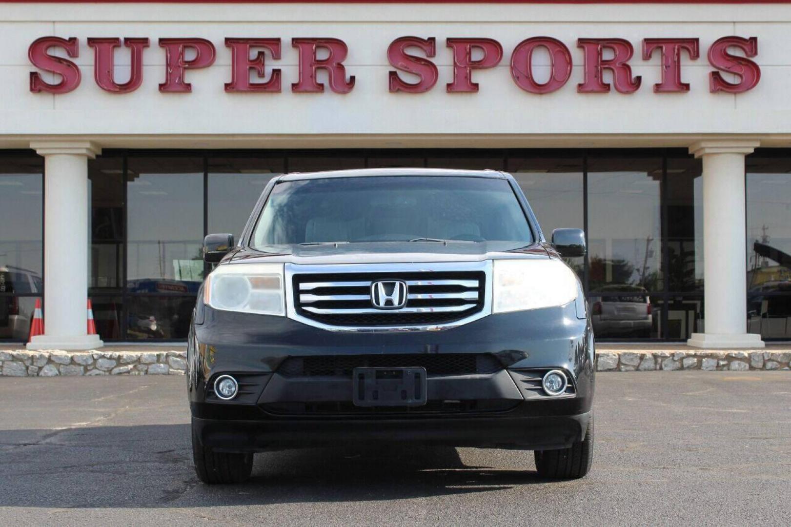 2013 Black Honda Pilot EX-L 4WD 5-Spd AT with DVD (5FNYF4H69DB) with an 3.5L V6 SOHC 24V engine, 5-Speed Automatic transmission, located at 4301 NW 39th , Oklahoma City, OK, 73112, (405) 949-5600, 35.512135, -97.598671 - NO DRIVERS LICENCE NO-FULL COVERAGE INSURANCE-NO CREDIT CHECK. COME ON OVER TO SUPERSPORTS AND TAKE A LOOK AND TEST DRIVE. PLEASE GIVE US A CALL AT (405) 949-5600. NO LICENSIA DE MANEJAR- NO SEGURO DE COBERTURA TOTAL- NO VERIFICACCION DE CREDITO. POR FAVOR VENGAN A SUPERSPORTS, ECHE UN - Photo#2