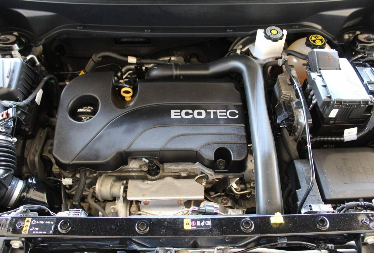 2018 Black Chevrolet Equinox LT AWD (2GNAXSEV7J6) with an 1.5L L4 DIR DOHC 16V TURBO engine, 6A transmission, located at 4301 NW 39th , Oklahoma City, OK, 73112, (405) 949-5600, 35.512135, -97.598671 - NO DRIVERS LICENCE -NO FULL COVERAGE INSURANCE - NO CREDIT CHECK. COME ON OVER TO SUPERSPORTS, TAKE A LOOK AND TEST DRIVE. PLEASE GIVE US A CALL AT (405) 949-5600. NO LICENCIA DE CONDUCIR - NO SEGURO DE COBERTURA TOTAL - NO VERIFICACION DE CREDITO. VISITENOS EN SUPERSPORTS, MIRE NUESTRO - Photo#8