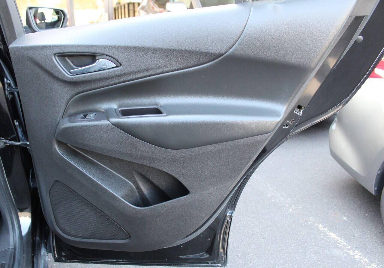 2018 Black Chevrolet Equinox LT AWD (2GNAXSEV7J6) with an 1.5L L4 DIR DOHC 16V TURBO engine, 6A transmission, located at 4301 NW 39th , Oklahoma City, OK, 73112, (405) 949-5600, 35.512135, -97.598671 - NO DRIVERS LICENCE -NO FULL COVERAGE INSURANCE - NO CREDIT CHECK. COME ON OVER TO SUPERSPORTS, TAKE A LOOK AND TEST DRIVE. PLEASE GIVE US A CALL AT (405) 949-5600. NO LICENCIA DE CONDUCIR - NO SEGURO DE COBERTURA TOTAL - NO VERIFICACION DE CREDITO. VISITENOS EN SUPERSPORTS, MIRE NUESTRO - Photo#11