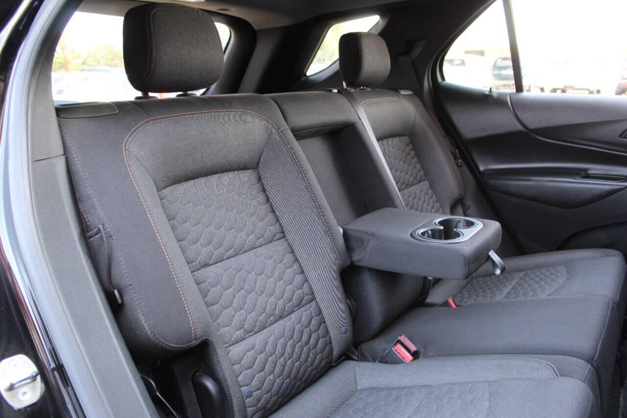 2018 Black Chevrolet Equinox LT AWD (2GNAXSEV7J6) with an 1.5L L4 DIR DOHC 16V TURBO engine, 6A transmission, located at 4301 NW 39th , Oklahoma City, OK, 73112, (405) 949-5600, 35.512135, -97.598671 - NO DRIVERS LICENCE -NO FULL COVERAGE INSURANCE - NO CREDIT CHECK. COME ON OVER TO SUPERSPORTS, TAKE A LOOK AND TEST DRIVE. PLEASE GIVE US A CALL AT (405) 949-5600. NO LICENCIA DE CONDUCIR - NO SEGURO DE COBERTURA TOTAL - NO VERIFICACION DE CREDITO. VISITENOS EN SUPERSPORTS, MIRE NUESTRO - Photo#12