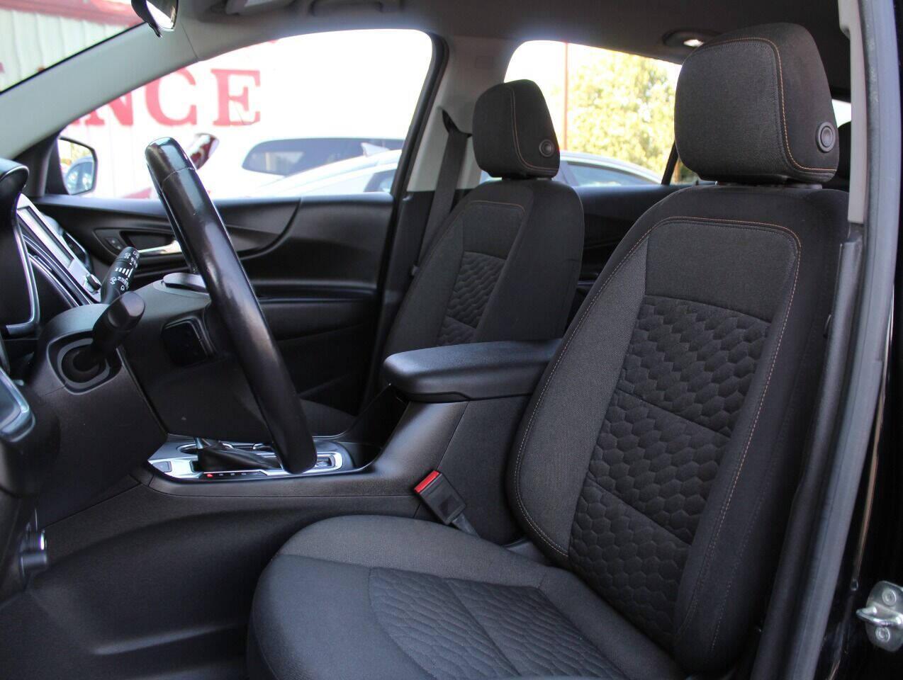 2018 Black Chevrolet Equinox LT AWD (2GNAXSEV7J6) with an 1.5L L4 DIR DOHC 16V TURBO engine, 6A transmission, located at 4301 NW 39th , Oklahoma City, OK, 73112, (405) 949-5600, 35.512135, -97.598671 - NO DRIVERS LICENCE -NO FULL COVERAGE INSURANCE - NO CREDIT CHECK. COME ON OVER TO SUPERSPORTS, TAKE A LOOK AND TEST DRIVE. PLEASE GIVE US A CALL AT (405) 949-5600. NO LICENCIA DE CONDUCIR - NO SEGURO DE COBERTURA TOTAL - NO VERIFICACION DE CREDITO. VISITENOS EN SUPERSPORTS, MIRE NUESTRO - Photo#17