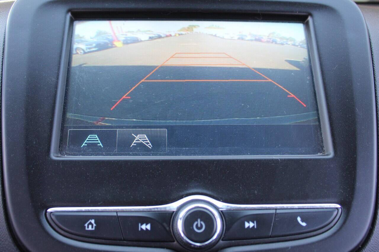 2018 Black Chevrolet Equinox LT AWD (2GNAXSEV7J6) with an 1.5L L4 DIR DOHC 16V TURBO engine, 6A transmission, located at 4301 NW 39th , Oklahoma City, OK, 73112, (405) 949-5600, 35.512135, -97.598671 - NO DRIVERS LICENCE -NO FULL COVERAGE INSURANCE - NO CREDIT CHECK. COME ON OVER TO SUPERSPORTS, TAKE A LOOK AND TEST DRIVE. PLEASE GIVE US A CALL AT (405) 949-5600. NO LICENCIA DE CONDUCIR - NO SEGURO DE COBERTURA TOTAL - NO VERIFICACION DE CREDITO. VISITENOS EN SUPERSPORTS, MIRE NUESTRO - Photo#19