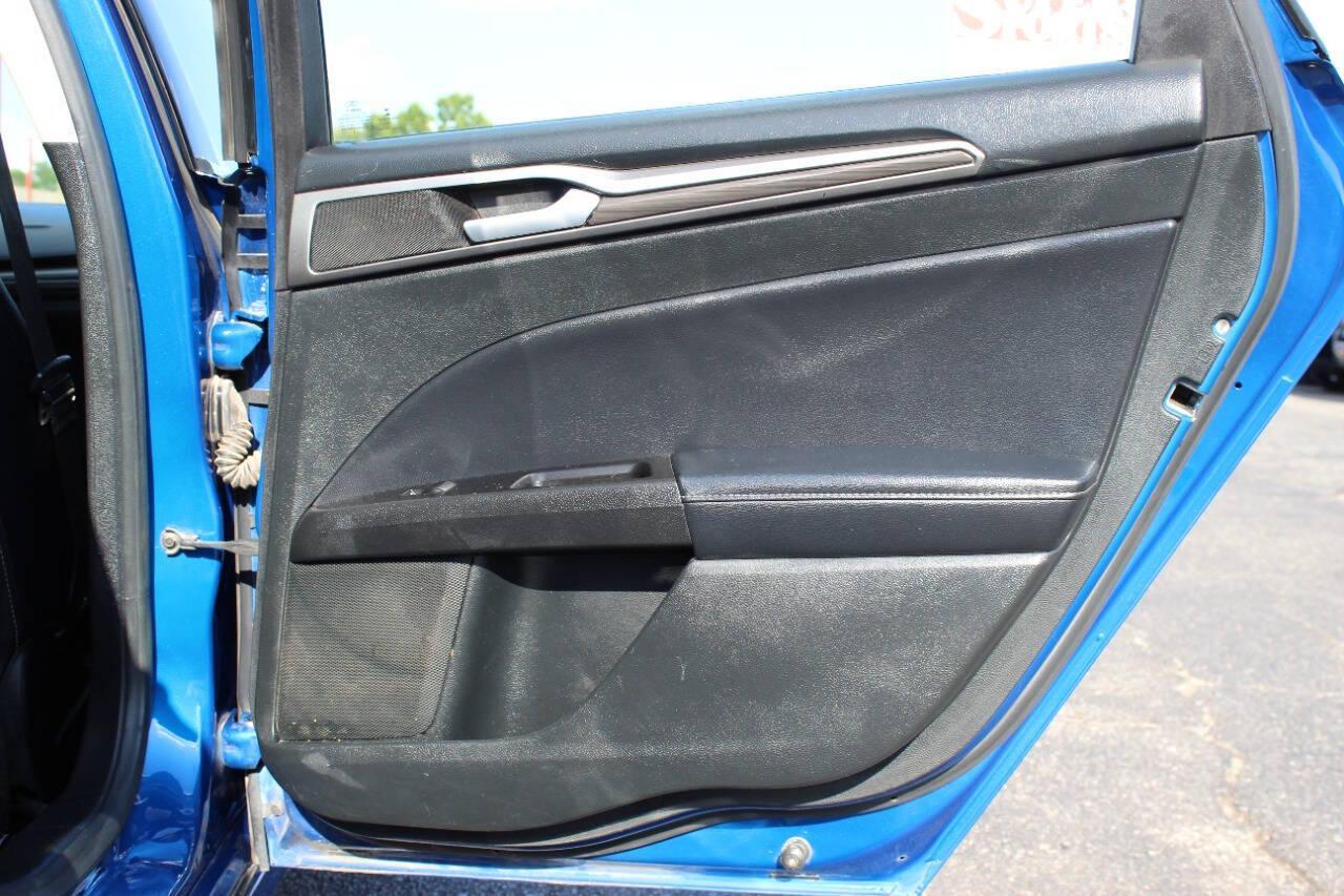 2017 Blue Ford Fusion SE (3FA6P0HD3HR) with an 1.5L L4 DOHC 16V engine, 6A transmission, located at 4301 NW 39th , Oklahoma City, OK, 73112, (405) 949-5600, 35.512135, -97.598671 - NO DRIVERS LICENCE -NO FULL COVERAGE INSURANCE - NO CREDIT CHECK. COME ON OVER TO SUPERSPORTS, TAKE A LOOK AND TEST DRIVE. PLEASE GIVE US A CALL AT (405) 949-5600. NO LICENCIA DE CONDUCIR - NO SEGURO DE COBERTURA TOTAL - NO VERIFICACION DE CREDITO. VISITENOS EN SUPERSPORTS, MIRE NUESTRO - Photo#11