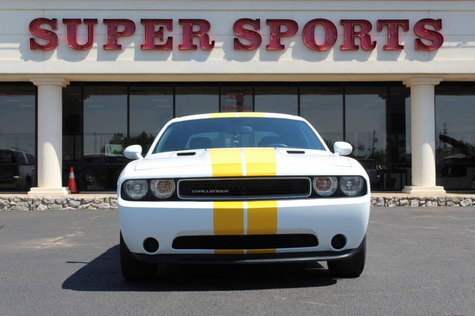 2011 Other Dodge Challenger SE (2B3CJ4DG4BH) with an 3.6L V6 DOHC 24V engine, 4-Speed Automatic transmission, located at 4301 NW 39th , Oklahoma City, OK, 73112, (405) 949-5600, 35.512135, -97.598671 - NO DRIVERS LICENCE NO-FULL COVERAGE INSURANCE-NO CREDIT CHECK. COME ON OVER TO SUPERSPORTS AND TAKE A LOOK AND TEST DRIVE. PLEASE GIVE US A CALL AT (405) 949-5600. NO LICENSIA DE MANEJAR- NO SEGURO DE COBERTURA TOTAL- NO VERIFICACCION DE CREDITO. POR FAVOR VENGAN A SUPERSPORTS, ECHE UN - Photo#3