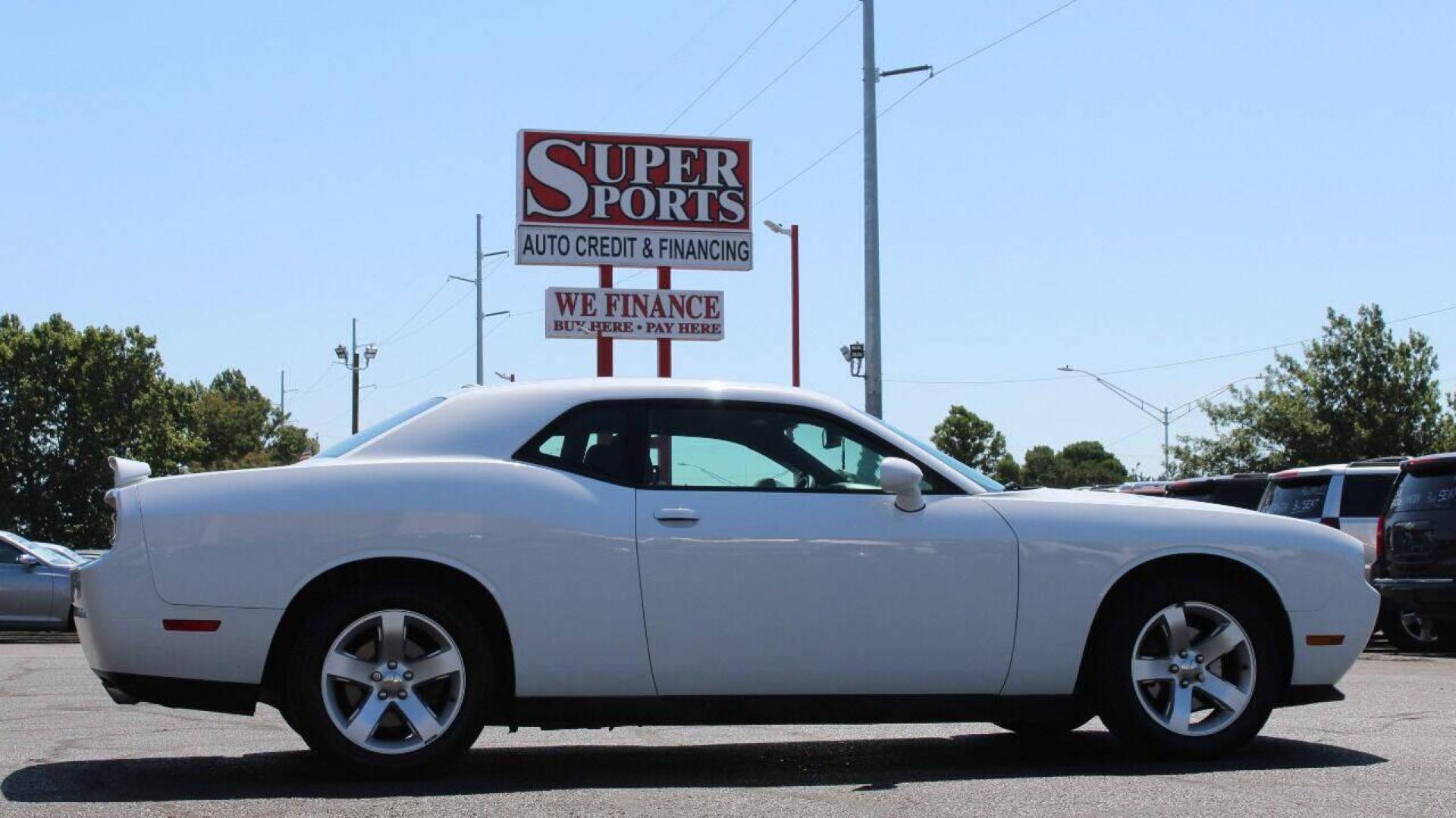 2011 Other Dodge Challenger SE (2B3CJ4DG4BH) with an 3.6L V6 DOHC 24V engine, 4-Speed Automatic transmission, located at 4301 NW 39th , Oklahoma City, OK, 73112, (405) 949-5600, 35.512135, -97.598671 - NO DRIVERS LICENCE NO-FULL COVERAGE INSURANCE-NO CREDIT CHECK. COME ON OVER TO SUPERSPORTS AND TAKE A LOOK AND TEST DRIVE. PLEASE GIVE US A CALL AT (405) 949-5600. NO LICENSIA DE MANEJAR- NO SEGURO DE COBERTURA TOTAL- NO VERIFICACCION DE CREDITO. POR FAVOR VENGAN A SUPERSPORTS, ECHE UN - Photo#4