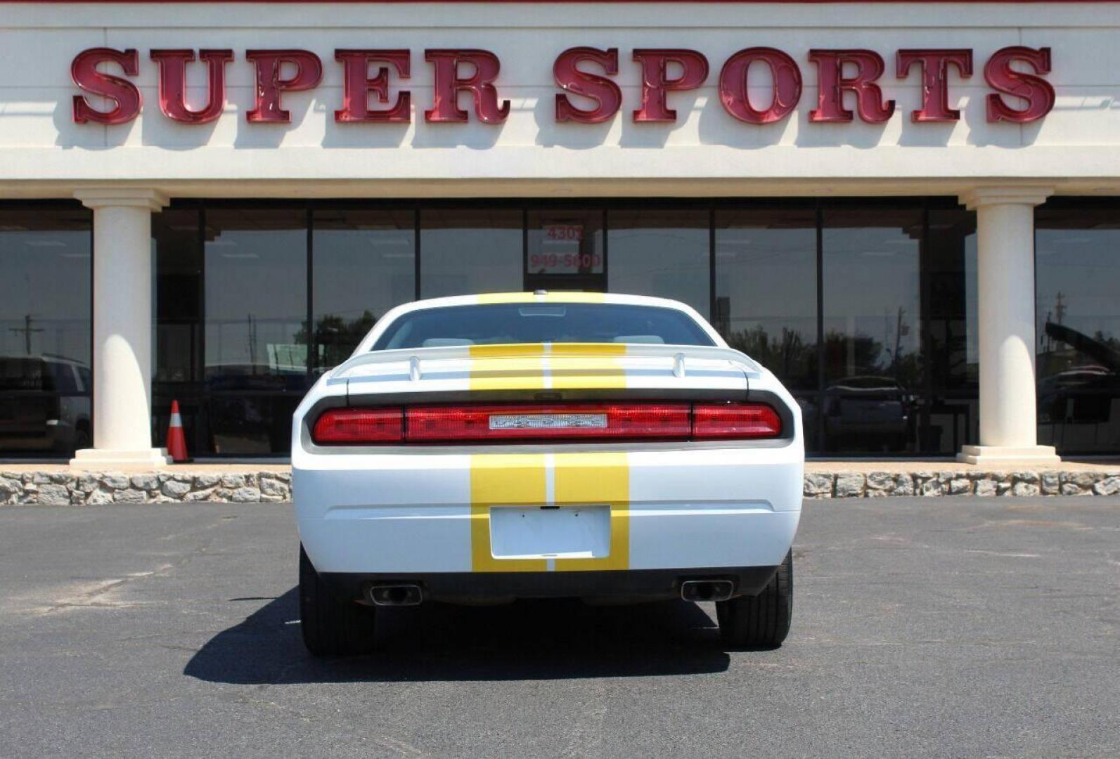 2011 Other Dodge Challenger SE (2B3CJ4DG4BH) with an 3.6L V6 DOHC 24V engine, 4-Speed Automatic transmission, located at 4301 NW 39th , Oklahoma City, OK, 73112, (405) 949-5600, 35.512135, -97.598671 - NO DRIVERS LICENCE NO-FULL COVERAGE INSURANCE-NO CREDIT CHECK. COME ON OVER TO SUPERSPORTS AND TAKE A LOOK AND TEST DRIVE. PLEASE GIVE US A CALL AT (405) 949-5600. NO LICENSIA DE MANEJAR- NO SEGURO DE COBERTURA TOTAL- NO VERIFICACCION DE CREDITO. POR FAVOR VENGAN A SUPERSPORTS, ECHE UN - Photo#5