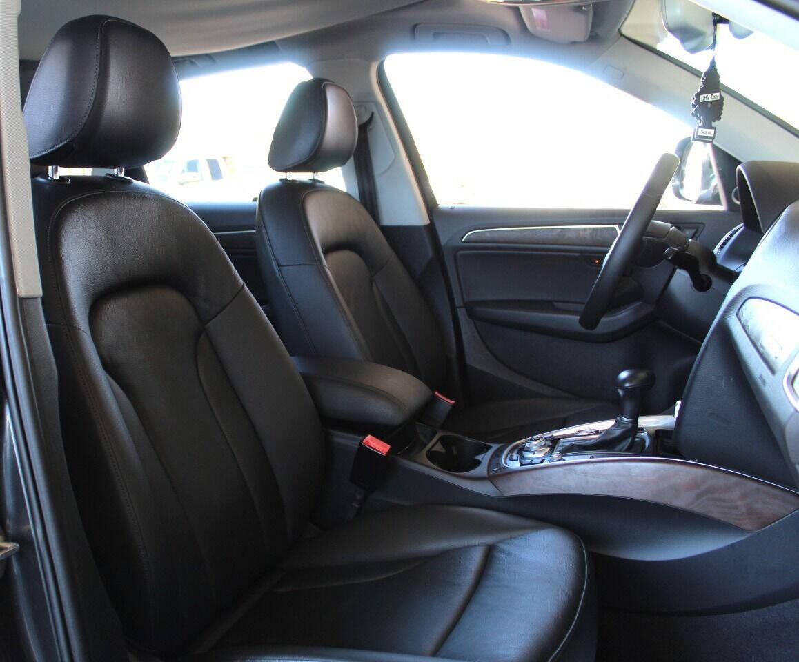 2015 Silver Audi Q5 2.0T Premium Plus quattro (WA1LFAFP3FA) with an 2.0L L4 DOHC 16V engine, 8-Speed Automatic transmission, located at 4301 NW 39th , Oklahoma City, OK, 73112, (405) 949-5600, 35.512135, -97.598671 - THIS VEHICLE HAS 4 BRAND NEW TIRES NO DRIVERS LICENCE - NO-FULL COVERAGE INSURANCE - NO CREDIT CHECK. COME ON OVER TO SUPERSPORTS AND TAKE A LOOK AND TEST DRIVE. PLEASE GIVE US A CALL AT (405) 949-5600. NO LICENCIA DE MANEJAR - NO SEGURO DE COBERTURA TOTAL - NO VERIFICACION DE CREDITO - Photo#15