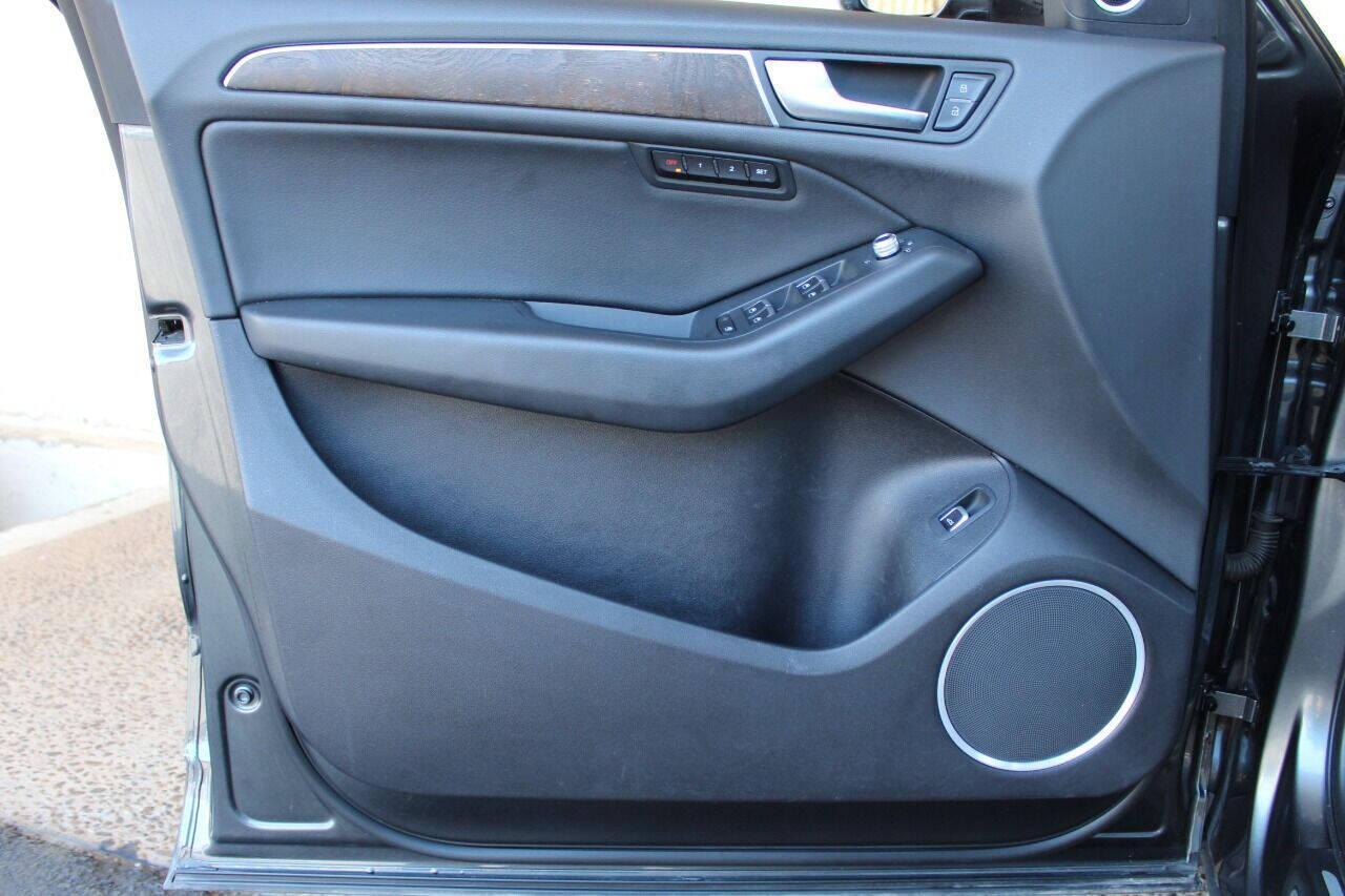 2015 Silver Audi Q5 2.0T Premium Plus quattro (WA1LFAFP3FA) with an 2.0L L4 DOHC 16V engine, 8-Speed Automatic transmission, located at 4301 NW 39th , Oklahoma City, OK, 73112, (405) 949-5600, 35.512135, -97.598671 - THIS VEHICLE HAS 4 BRAND NEW TIRES NO DRIVERS LICENCE - NO-FULL COVERAGE INSURANCE - NO CREDIT CHECK. COME ON OVER TO SUPERSPORTS AND TAKE A LOOK AND TEST DRIVE. PLEASE GIVE US A CALL AT (405) 949-5600. NO LICENCIA DE MANEJAR - NO SEGURO DE COBERTURA TOTAL - NO VERIFICACION DE CREDITO - Photo#21