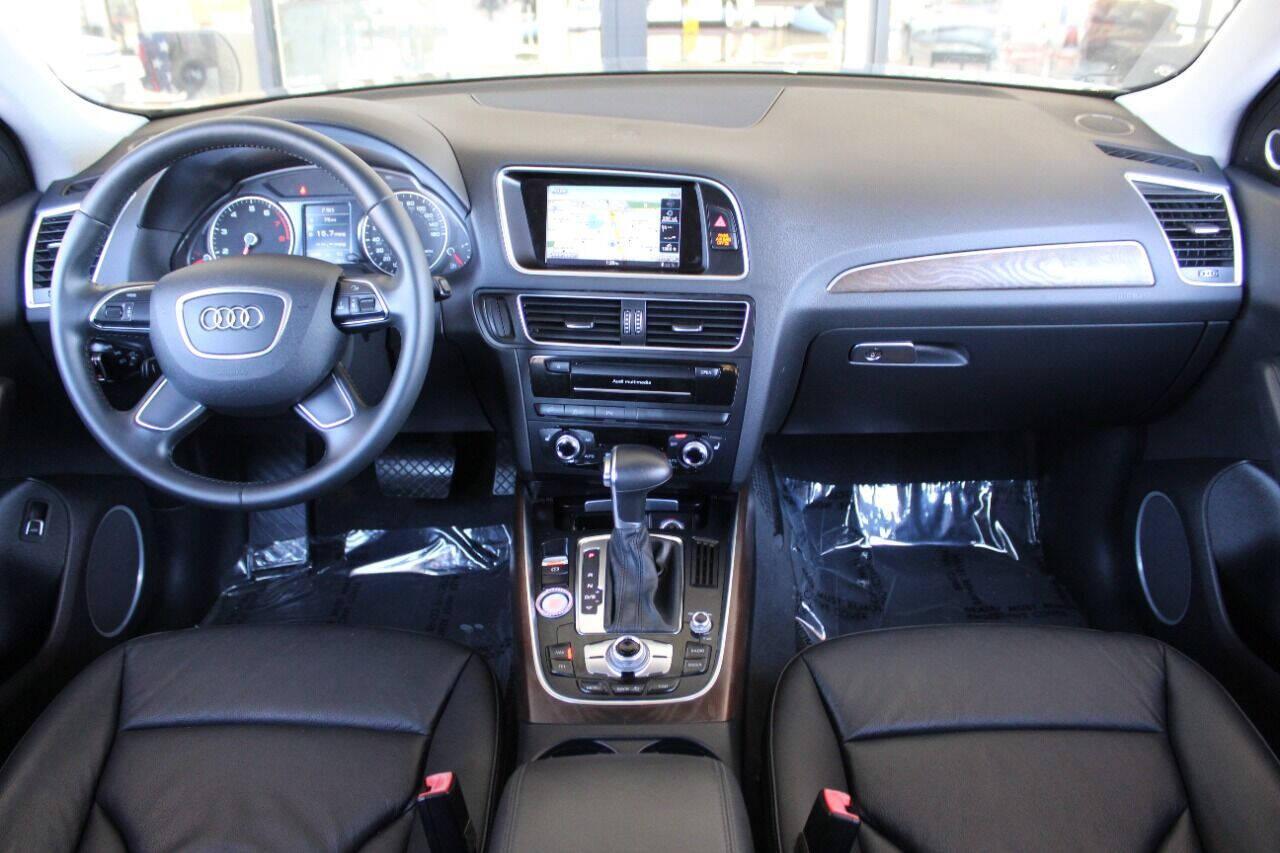 2015 Silver Audi Q5 2.0T Premium Plus quattro (WA1LFAFP3FA) with an 2.0L L4 DOHC 16V engine, 8-Speed Automatic transmission, located at 4301 NW 39th , Oklahoma City, OK, 73112, (405) 949-5600, 35.512135, -97.598671 - THIS VEHICLE HAS 4 BRAND NEW TIRES NO DRIVERS LICENCE - NO-FULL COVERAGE INSURANCE - NO CREDIT CHECK. COME ON OVER TO SUPERSPORTS AND TAKE A LOOK AND TEST DRIVE. PLEASE GIVE US A CALL AT (405) 949-5600. NO LICENCIA DE MANEJAR - NO SEGURO DE COBERTURA TOTAL - NO VERIFICACION DE CREDITO - Photo#23