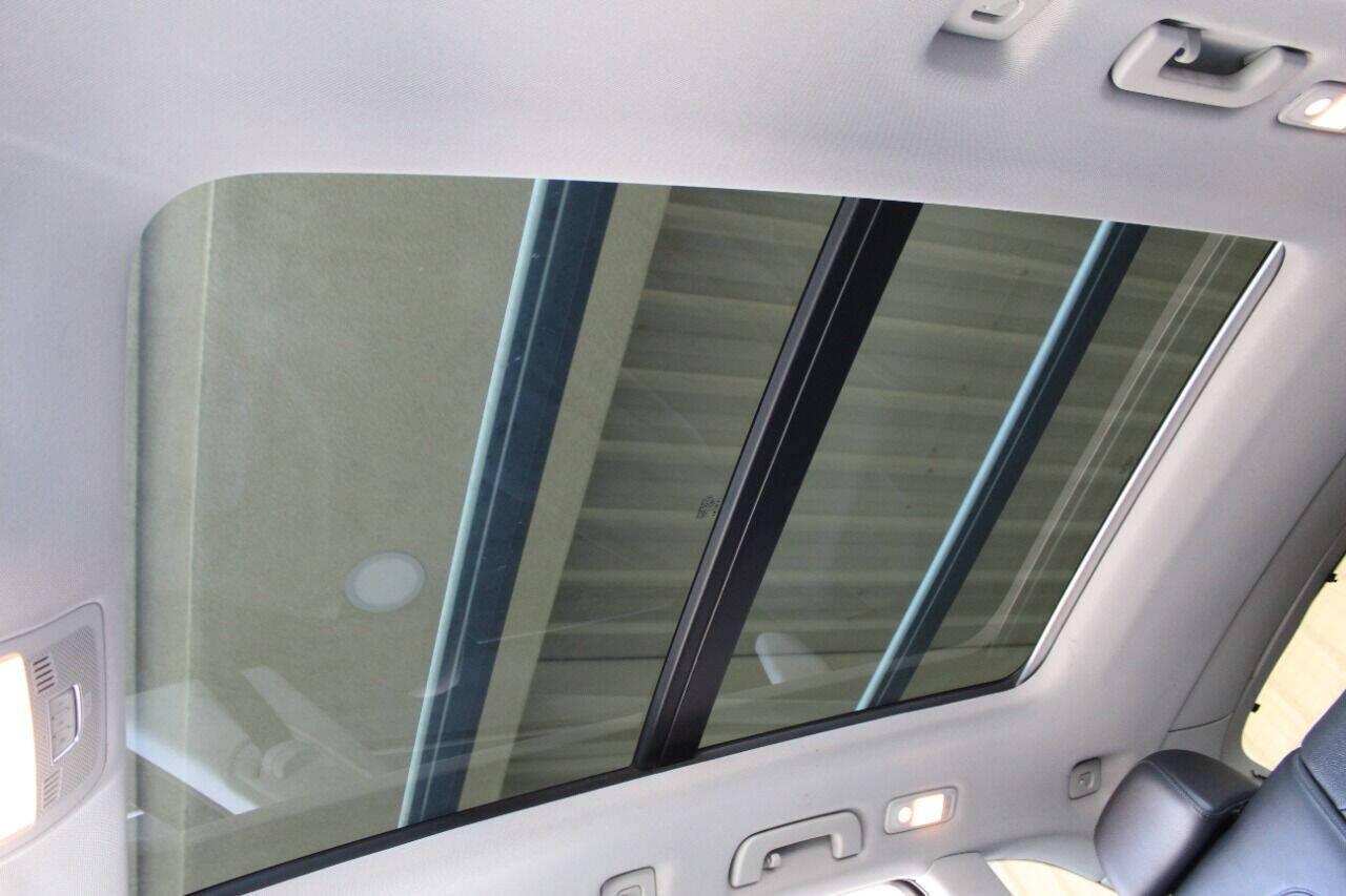 2015 Silver Audi Q5 2.0T Premium Plus quattro (WA1LFAFP3FA) with an 2.0L L4 DOHC 16V engine, 8-Speed Automatic transmission, located at 4301 NW 39th , Oklahoma City, OK, 73112, (405) 949-5600, 35.512135, -97.598671 - THIS VEHICLE HAS 4 BRAND NEW TIRES NO DRIVERS LICENCE - NO-FULL COVERAGE INSURANCE - NO CREDIT CHECK. COME ON OVER TO SUPERSPORTS AND TAKE A LOOK AND TEST DRIVE. PLEASE GIVE US A CALL AT (405) 949-5600. NO LICENCIA DE MANEJAR - NO SEGURO DE COBERTURA TOTAL - NO VERIFICACION DE CREDITO - Photo#24