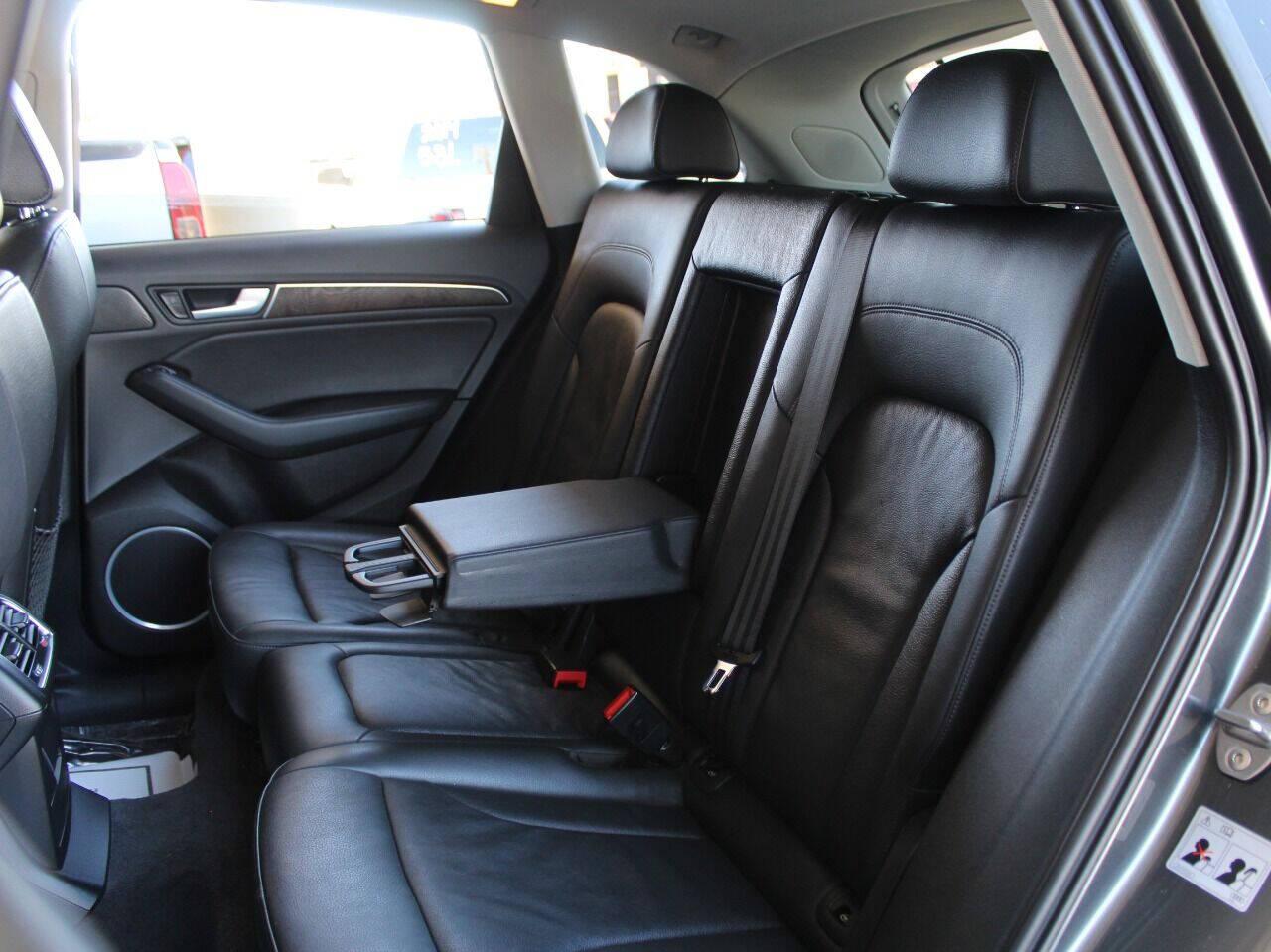 2015 Gray Audi Q5 2.0T Premium Plus quattro (WA1LFAFP3FA) with an 2.0L I4 Turbocharger 2.0L I4 engine, Automatic 8-Speed transmission, located at 4301 NW 39th , Oklahoma City, OK, 73112, (405) 949-5600, 35.512135, -97.598671 - Hablamos espanol. SPEND SMART --- BUY FROM SUPER SPORTS. ALL PRICES, DOWN PAYMENTS, PAYMENTS, AND FINANCE TERMS ARE NEGOTIABLE AT THE TIME OF APPROVAL. WE WILL WORK WITH YOU TO FIT YOUR BUDGET. WE WILL EVEN LOWER AND ADJUST THE NUMBERS TO HELP MAKE THE VE HICLE MORE AFFORDABLE FOR YOU.- Photo#14