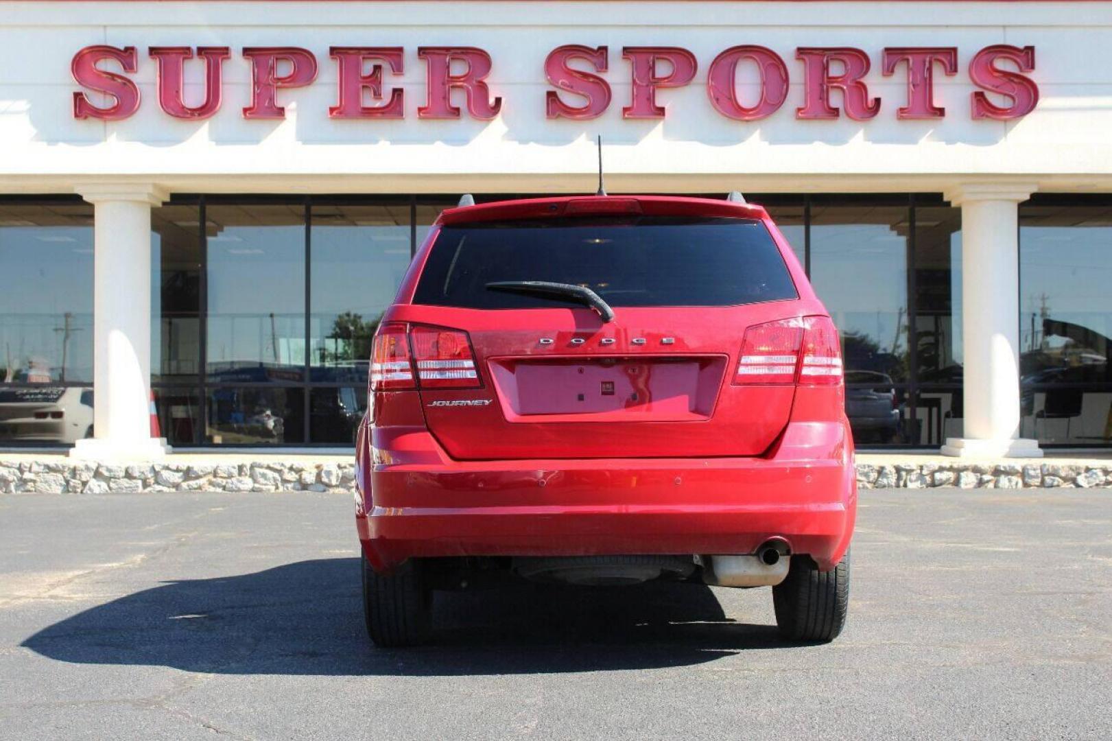 2020 Red Dodge Journey SE Value (3C4PDCAB5LT) with an 2.4L L4 DOHC 16V engine, 6A transmission, located at 4301 NW 39th , Oklahoma City, OK, 73112, (405) 949-5600, 35.512135, -97.598671 - NO DRIVERS LICENCE NO-FULL COVERAGE INSURANCE-NO CREDIT CHECK. COME ON OVER TO SUPERSPORTS AND TAKE A LOOK AND TEST DRIVE. PLEASE GIVE US A CALL AT (405) 949-5600. NO LICENSIA DE MANEJAR- NO SEGURO DE COBERTURA TOTAL- NO VERIFICACCION DE CREDITO. POR FAVOR VENGAN A SUPERSPORTS, EC - Photo#25