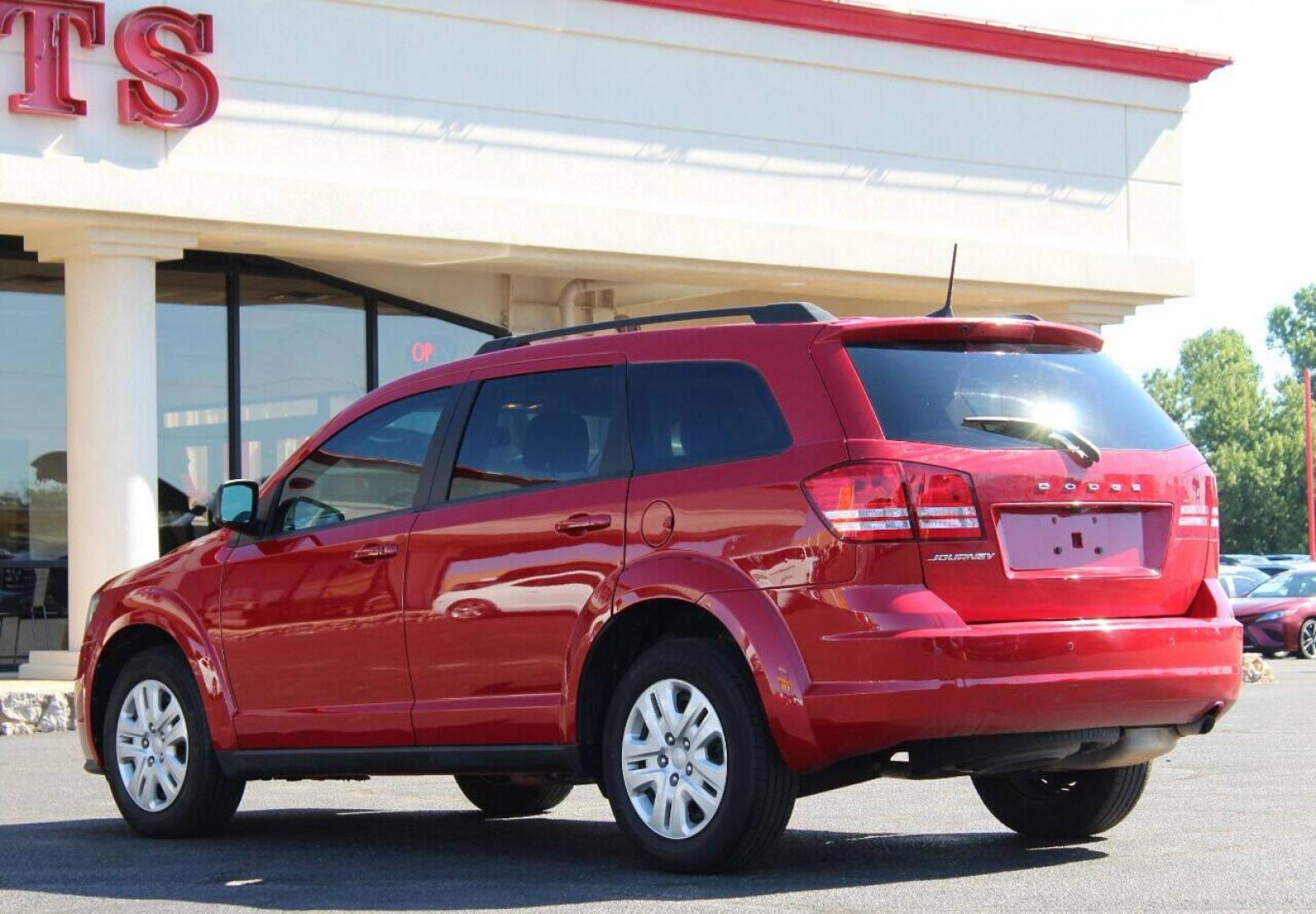 2020 Red Dodge Journey SE Value (3C4PDCAB5LT) with an 2.4L L4 DOHC 16V engine, 6A transmission, located at 4301 NW 39th , Oklahoma City, OK, 73112, (405) 949-5600, 35.512135, -97.598671 - NO DRIVERS LICENCE NO-FULL COVERAGE INSURANCE-NO CREDIT CHECK. COME ON OVER TO SUPERSPORTS AND TAKE A LOOK AND TEST DRIVE. PLEASE GIVE US A CALL AT (405) 949-5600. NO LICENSIA DE MANEJAR- NO SEGURO DE COBERTURA TOTAL- NO VERIFICACCION DE CREDITO. POR FAVOR VENGAN A SUPERSPORTS, EC - Photo#26