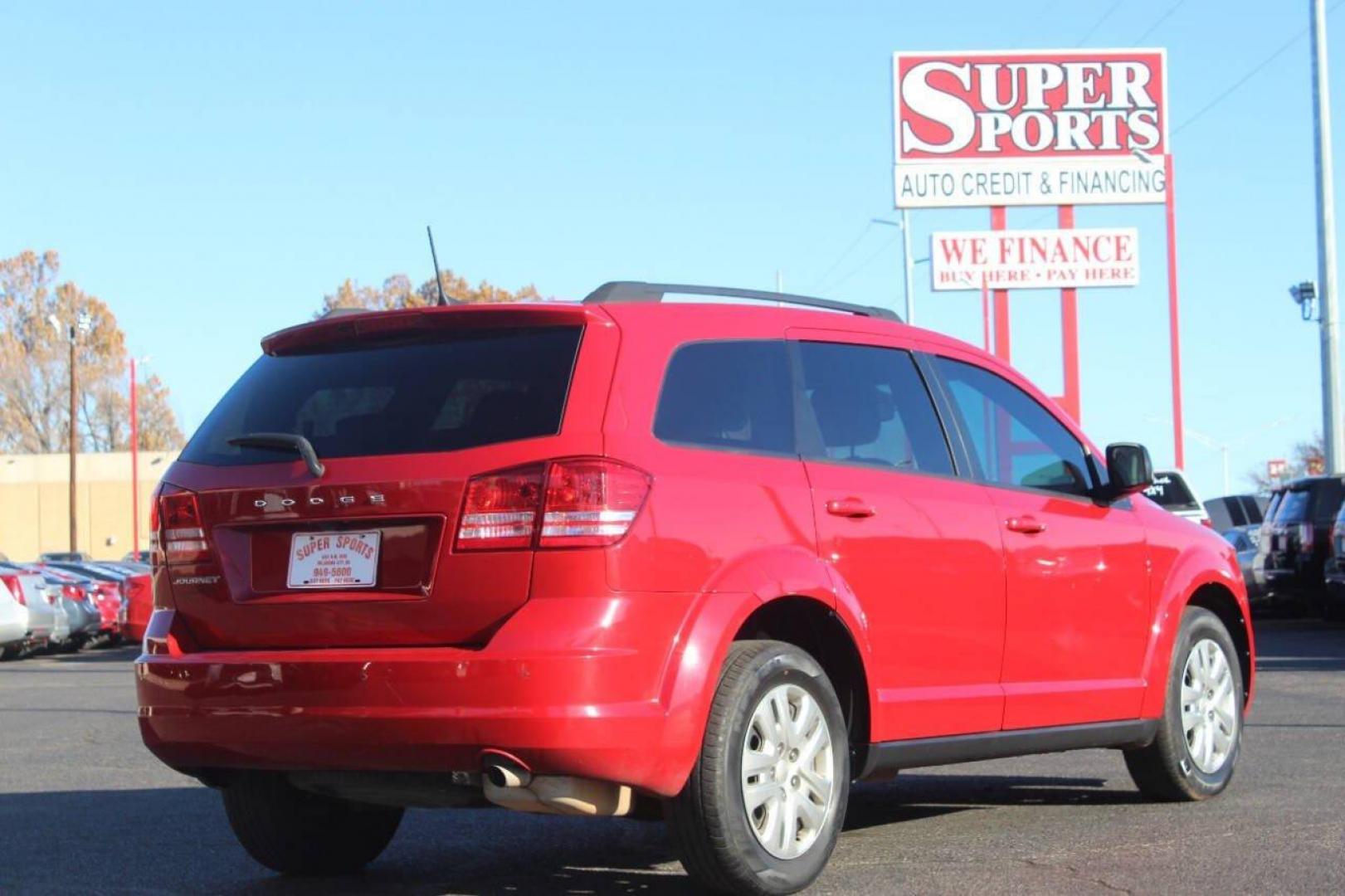 2020 Red Dodge Journey SE Value (3C4PDCAB5LT) with an 2.4L L4 DOHC 16V engine, 6A transmission, located at 4301 NW 39th , Oklahoma City, OK, 73112, (405) 949-5600, 35.512135, -97.598671 - NO DRIVERS LICENCE NO-FULL COVERAGE INSURANCE-NO CREDIT CHECK. COME ON OVER TO SUPERSPORTS AND TAKE A LOOK AND TEST DRIVE. PLEASE GIVE US A CALL AT (405) 949-5600. NO LICENSIA DE MANEJAR- NO SEGURO DE COBERTURA TOTAL- NO VERIFICACCION DE CREDITO. POR FAVOR VENGAN A SUPERSPORTS, EC - Photo#3