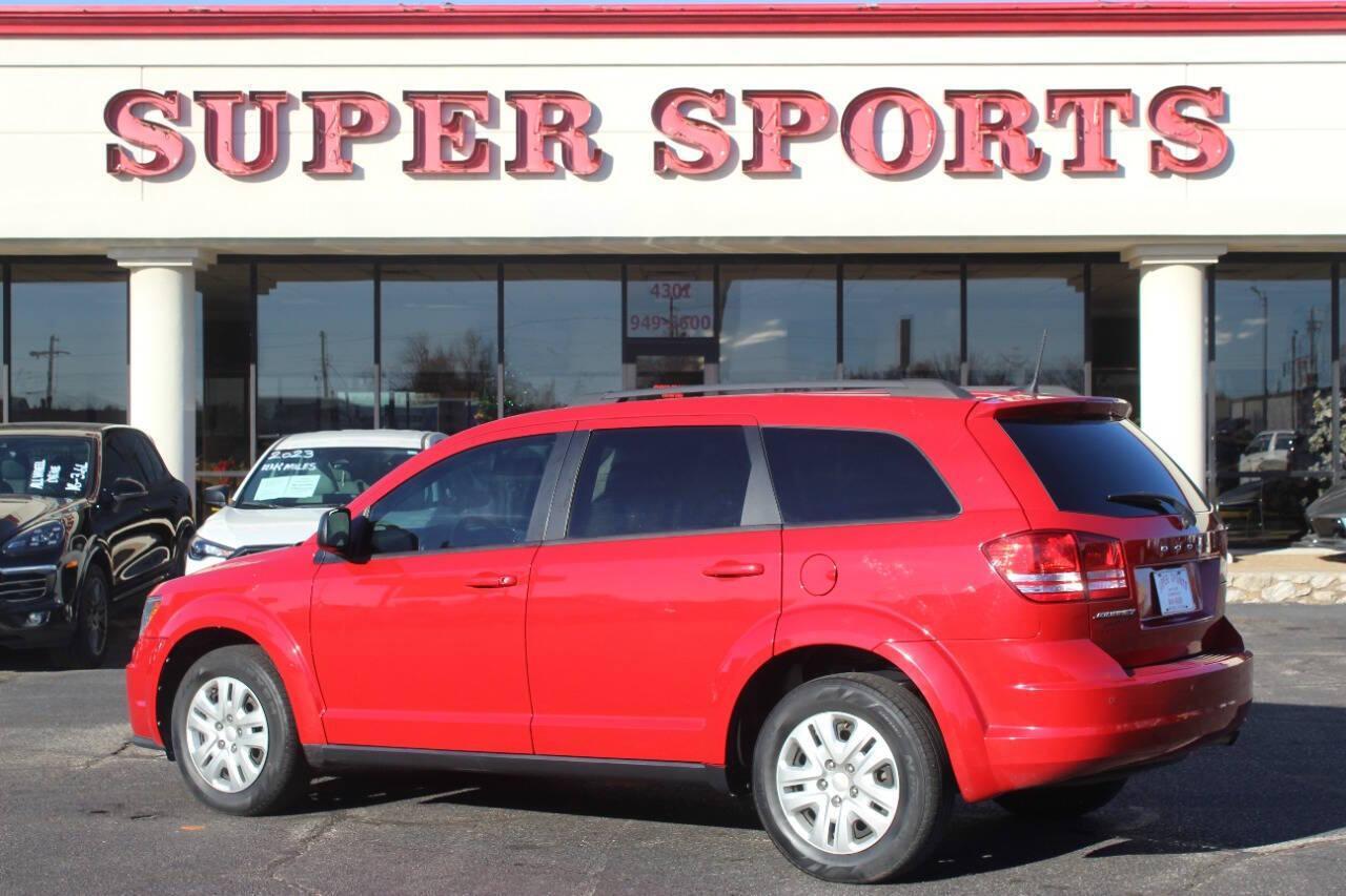 2020 Red Dodge Journey SE Value (3C4PDCAB5LT) with an 2.4L L4 DOHC 16V engine, 6A transmission, located at 4301 NW 39th , Oklahoma City, OK, 73112, (405) 949-5600, 35.512135, -97.598671 - NO DRIVERS LICENCE NO-FULL COVERAGE INSURANCE-NO CREDIT CHECK. COME ON OVER TO SUPERSPORTS AND TAKE A LOOK AND TEST DRIVE. PLEASE GIVE US A CALL AT (405) 949-5600. NO LICENSIA DE MANEJAR- NO SEGURO DE COBERTURA TOTAL- NO VERIFICACCION DE CREDITO. POR FAVOR VENGAN A SUPERSPORTS, ECHE UN - Photo#4