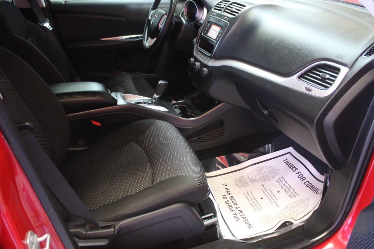 2020 Red Dodge Journey SE Value (3C4PDCAB5LT) with an 2.4L L4 DOHC 16V engine, 6A transmission, located at 4301 NW 39th , Oklahoma City, OK, 73112, (405) 949-5600, 35.512135, -97.598671 - NO DRIVERS LICENCE NO-FULL COVERAGE INSURANCE-NO CREDIT CHECK. COME ON OVER TO SUPERSPORTS AND TAKE A LOOK AND TEST DRIVE. PLEASE GIVE US A CALL AT (405) 949-5600. NO LICENSIA DE MANEJAR- NO SEGURO DE COBERTURA TOTAL- NO VERIFICACCION DE CREDITO. POR FAVOR VENGAN A SUPERSPORTS, ECHE UN - Photo#8