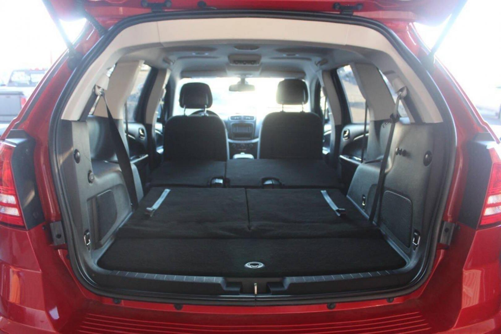 2020 Red Dodge Journey SE Value (3C4PDCAB5LT) with an 2.4L L4 DOHC 16V engine, 6A transmission, located at 4301 NW 39th , Oklahoma City, OK, 73112, (405) 949-5600, 35.512135, -97.598671 - NO DRIVERS LICENCE NO-FULL COVERAGE INSURANCE-NO CREDIT CHECK. COME ON OVER TO SUPERSPORTS AND TAKE A LOOK AND TEST DRIVE. PLEASE GIVE US A CALL AT (405) 949-5600. NO LICENSIA DE MANEJAR- NO SEGURO DE COBERTURA TOTAL- NO VERIFICACCION DE CREDITO. POR FAVOR VENGAN A SUPERSPORTS, EC - Photo#14