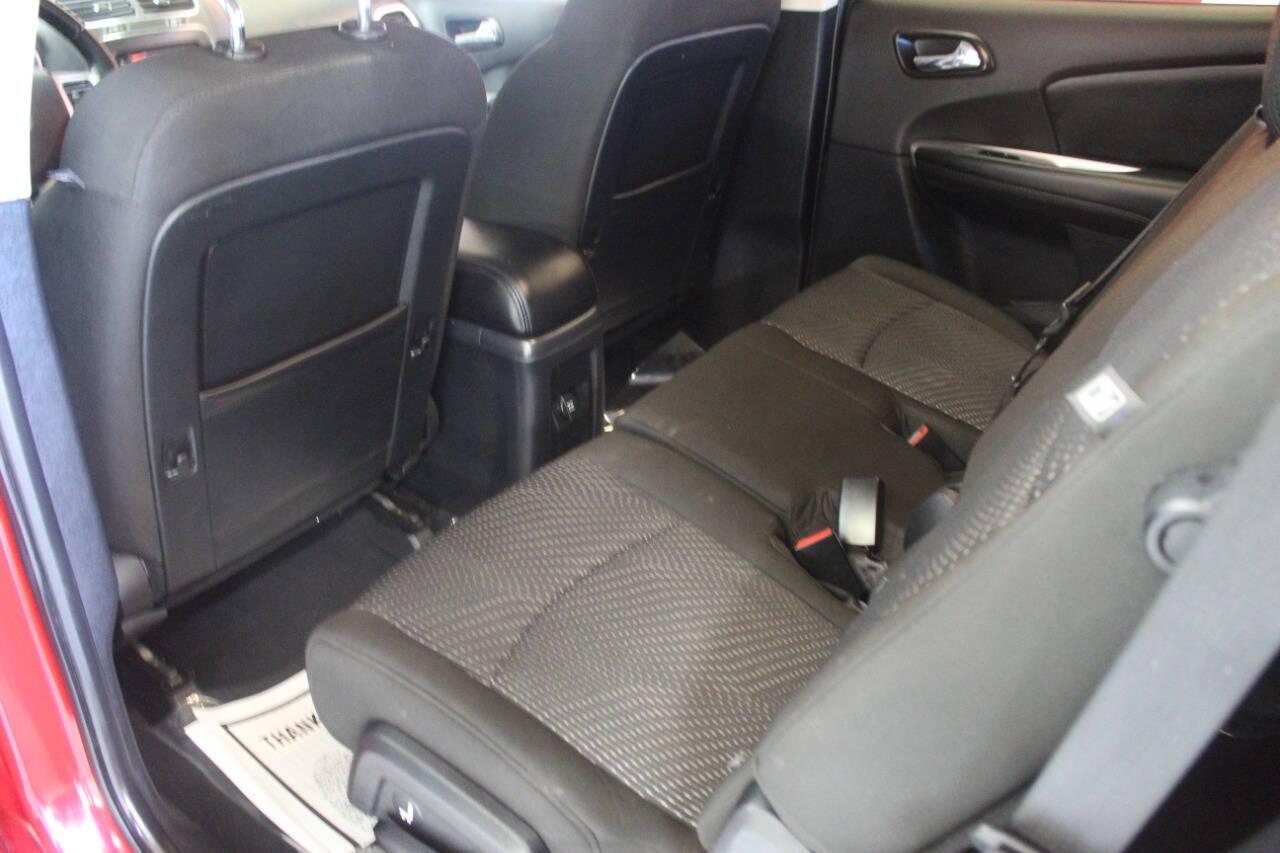 2020 Red Dodge Journey SE Value (3C4PDCAB5LT) with an 2.4L L4 DOHC 16V engine, 6A transmission, located at 4301 NW 39th , Oklahoma City, OK, 73112, (405) 949-5600, 35.512135, -97.598671 - NO DRIVERS LICENCE NO-FULL COVERAGE INSURANCE-NO CREDIT CHECK. COME ON OVER TO SUPERSPORTS AND TAKE A LOOK AND TEST DRIVE. PLEASE GIVE US A CALL AT (405) 949-5600. NO LICENSIA DE MANEJAR- NO SEGURO DE COBERTURA TOTAL- NO VERIFICACCION DE CREDITO. POR FAVOR VENGAN A SUPERSPORTS, ECHE UN - Photo#15