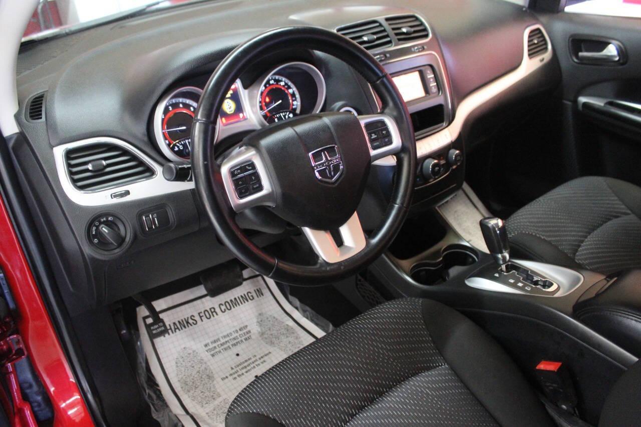 2020 Red Dodge Journey SE Value (3C4PDCAB5LT) with an 2.4L L4 DOHC 16V engine, 6A transmission, located at 4301 NW 39th , Oklahoma City, OK, 73112, (405) 949-5600, 35.512135, -97.598671 - NO DRIVERS LICENCE NO-FULL COVERAGE INSURANCE-NO CREDIT CHECK. COME ON OVER TO SUPERSPORTS AND TAKE A LOOK AND TEST DRIVE. PLEASE GIVE US A CALL AT (405) 949-5600. NO LICENSIA DE MANEJAR- NO SEGURO DE COBERTURA TOTAL- NO VERIFICACCION DE CREDITO. POR FAVOR VENGAN A SUPERSPORTS, ECHE UN - Photo#17