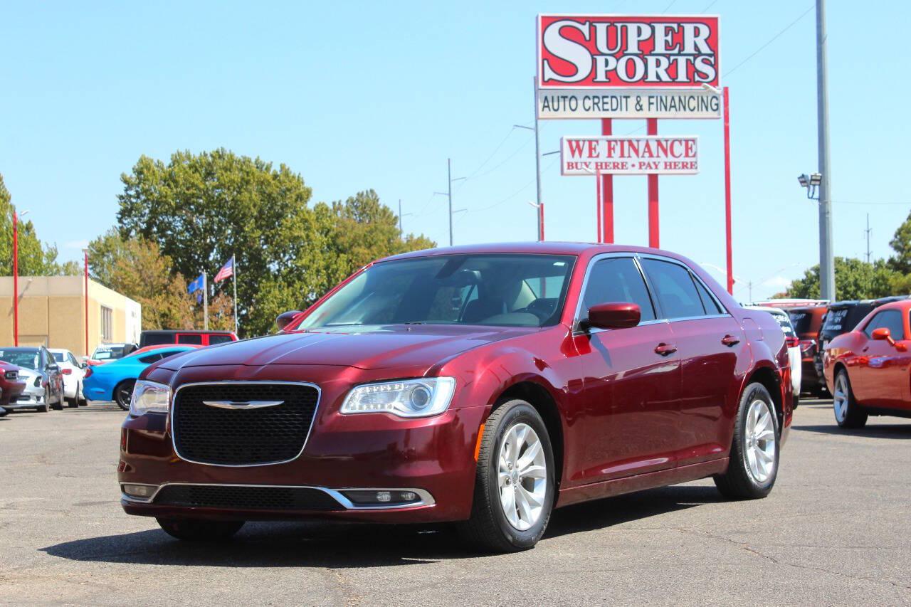 2015 Maroon Chrysler 300 Limited RWD (2C3CCAAG6FH) with an 3.6L V6 3.6L V6 engine, Automatic 8-Speed transmission, located at 4301 NW 39th , Oklahoma City, OK, 73112, (405) 949-5600, 35.512135, -97.598671 - Hablamos espanol. SPEND SMART --- BUY FROM SUPER SPORTS. ALL PRICES, DOWN PAYMENTS, PAYMENTS, AND FINANCE TERMS ARE NEGOTIABLE AT THE TIME OF APPROVAL. WE WILL WORK WITH YOU TO FIT YOUR BUDGET. WE WILL EVEN LOWER AND ADJUST THE NUMBERS TO HELP MAKE THE VEHICLE MORE AFFORDABLE FOR YOU.- Photo#6