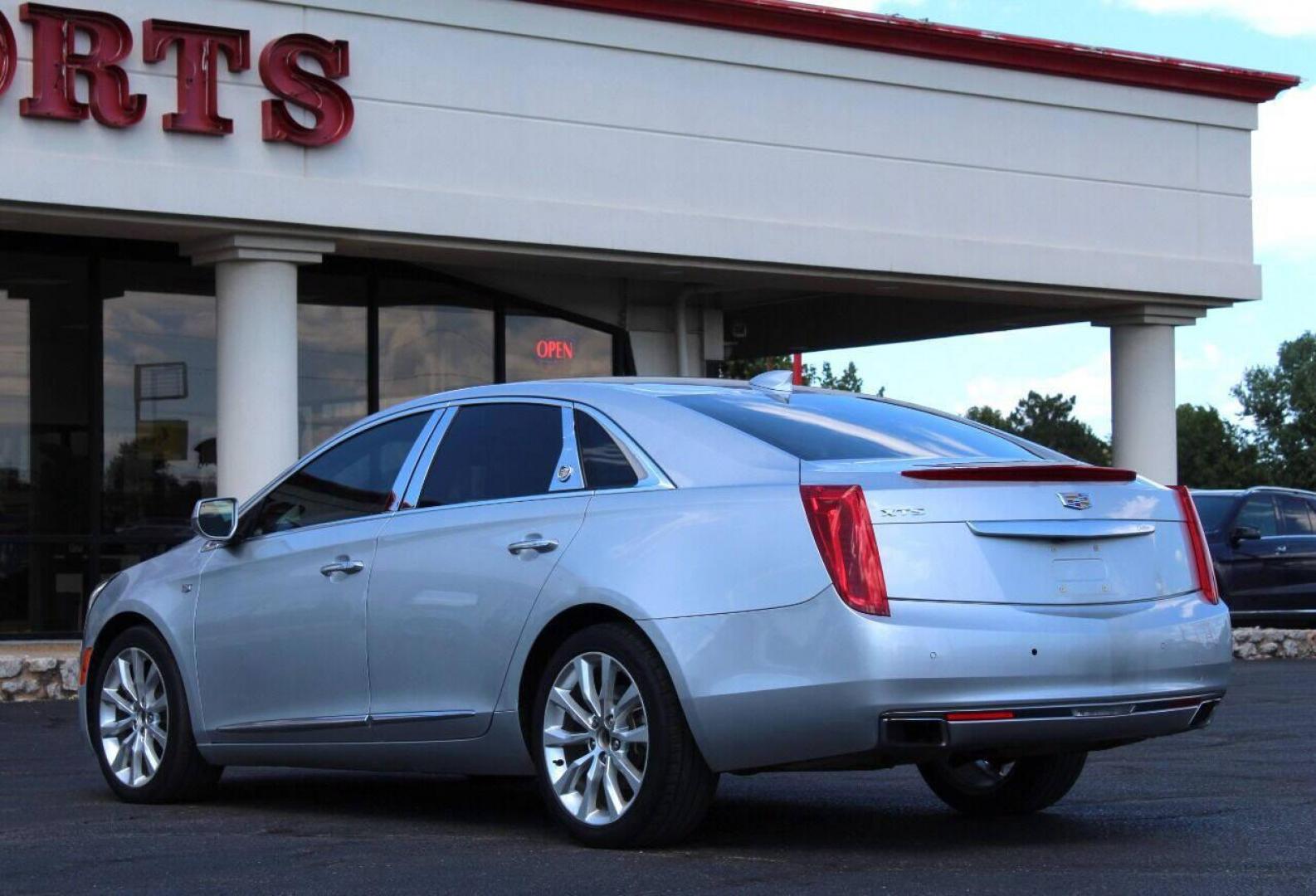 2017 Silver Cadillac XTS Luxury FWD (2G61M5S37H9) with an 3.6L V6 DOHC 24V engine, 6A transmission, located at 4301 NW 39th , Oklahoma City, OK, 73112, (405) 949-5600, 35.512135, -97.598671 - NO DRIVERS LICENCE NO-FULL COVERAGE INSURANCE-NO CREDIT CHECK. COME ON OVER TO SUPERSPORTS AND TAKE A LOOK AND TEST DRIVE. PLEASE GIVE US A CALL AT (405) 949-5600. NO LICENSIA DE MANEJAR- NO SEGURO DE COBERTURA TOTAL- NO VERIFICACCION DE CREDITO. POR FAVOR VENGAN A SUPERSPORTS, ECHE UN - Photo#6